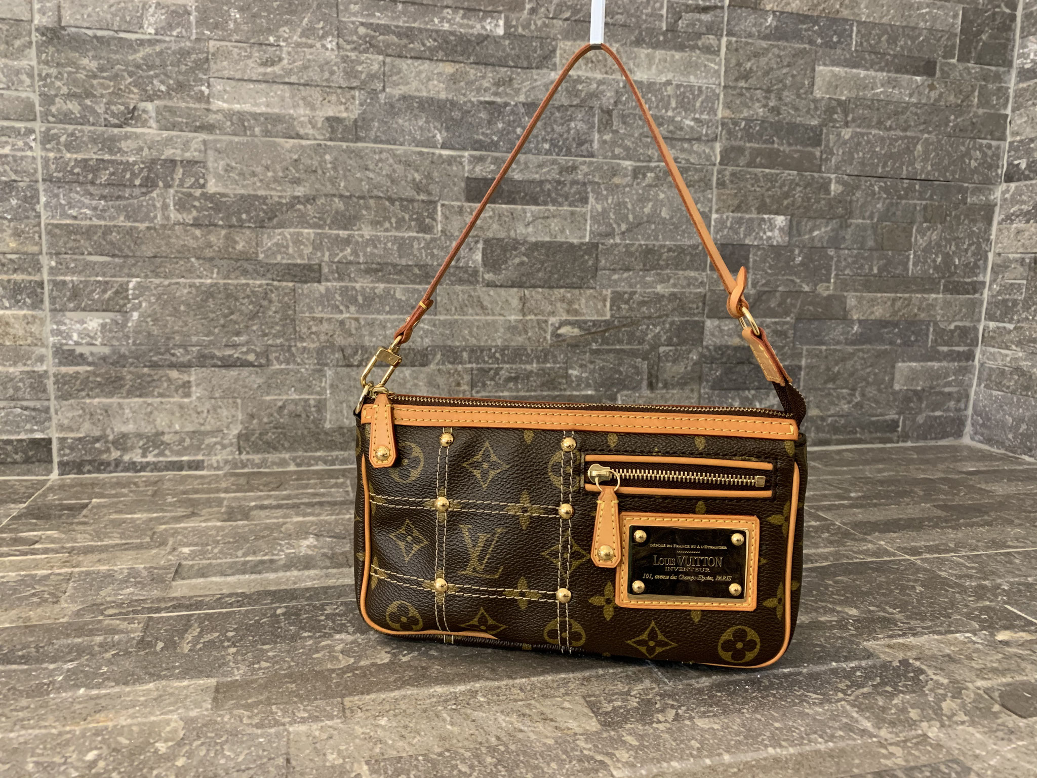 Louis vuitton riveting pochette clearance