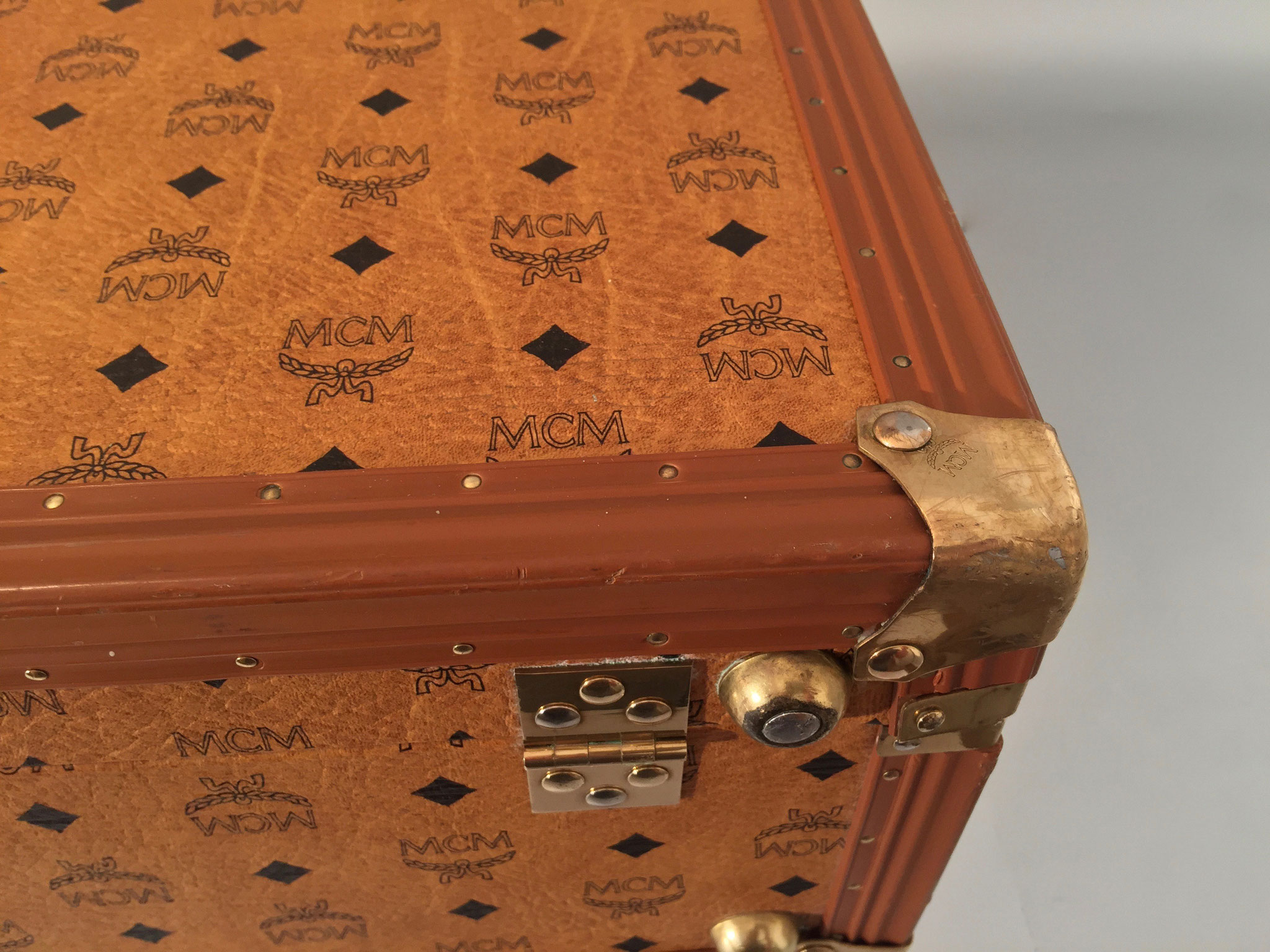 MCM Koffer in Cognac - Ankauf & Verkauf Second Hand Designertaschen und  Accessoires