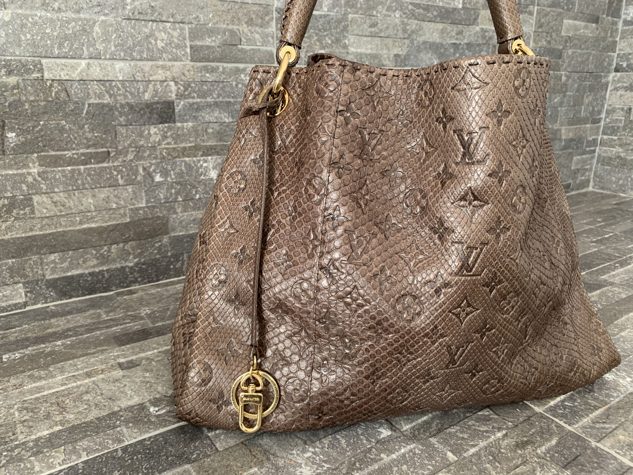 Louis Vuitton Gris Python Artsy MM Bag Louis Vuitton