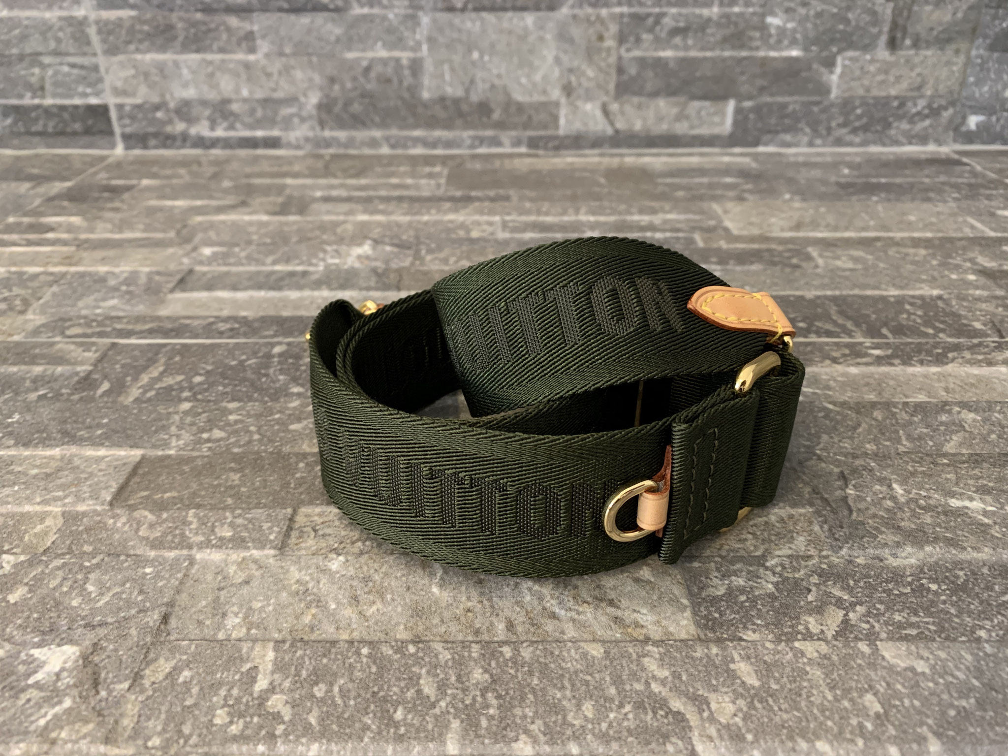Louis Vuitton Monogram Jacquard Schulterriemen Ersatz zu Multi Pochette Accessoires in Khaki Ankauf Verkauf Second Hand Designertaschen und Accessoires