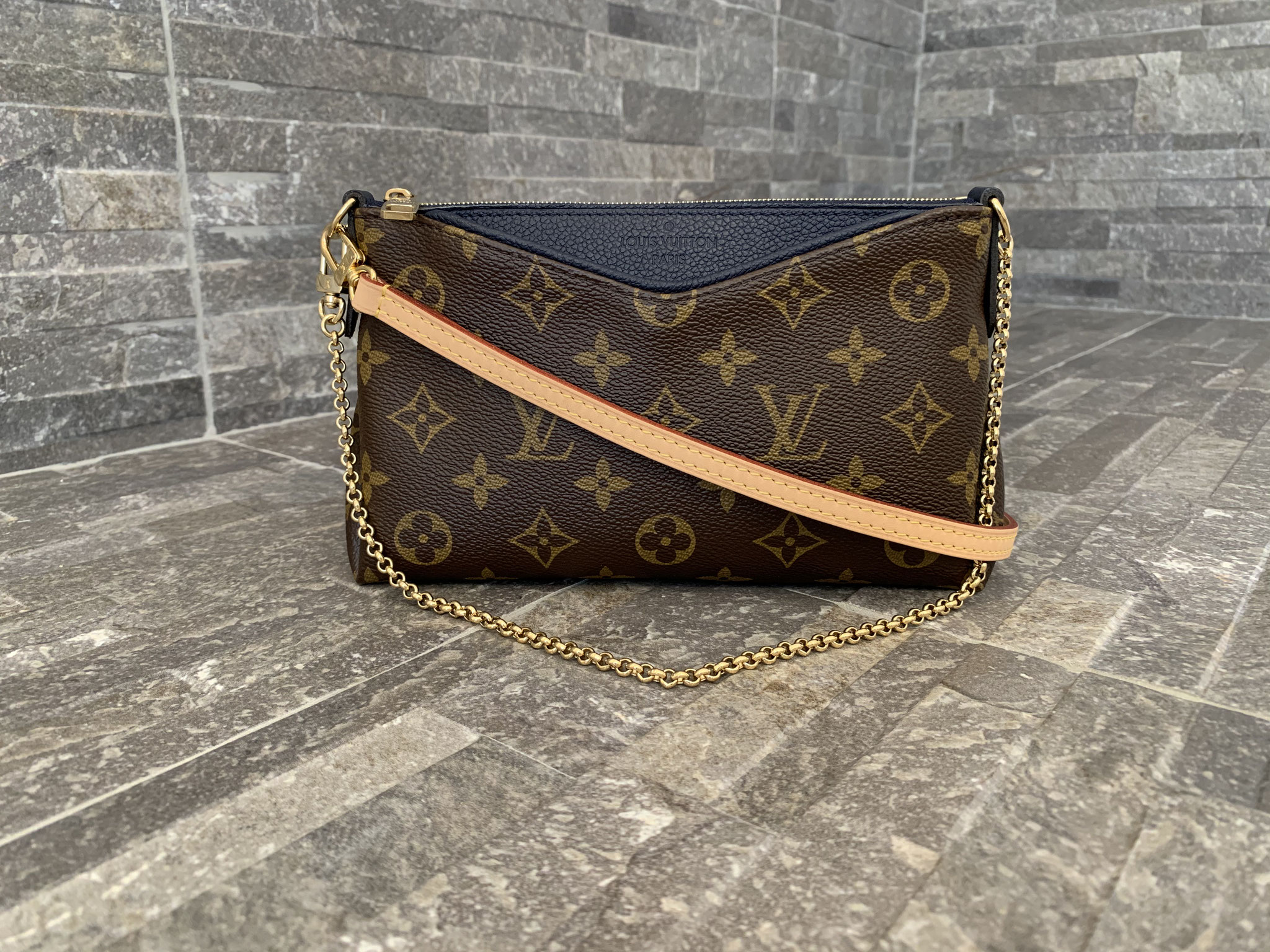 louis vuitton pallas clutch