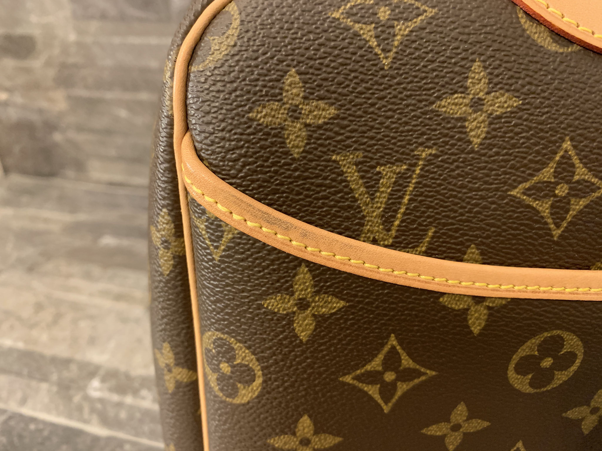 Bowling vanity louis vuitton discount