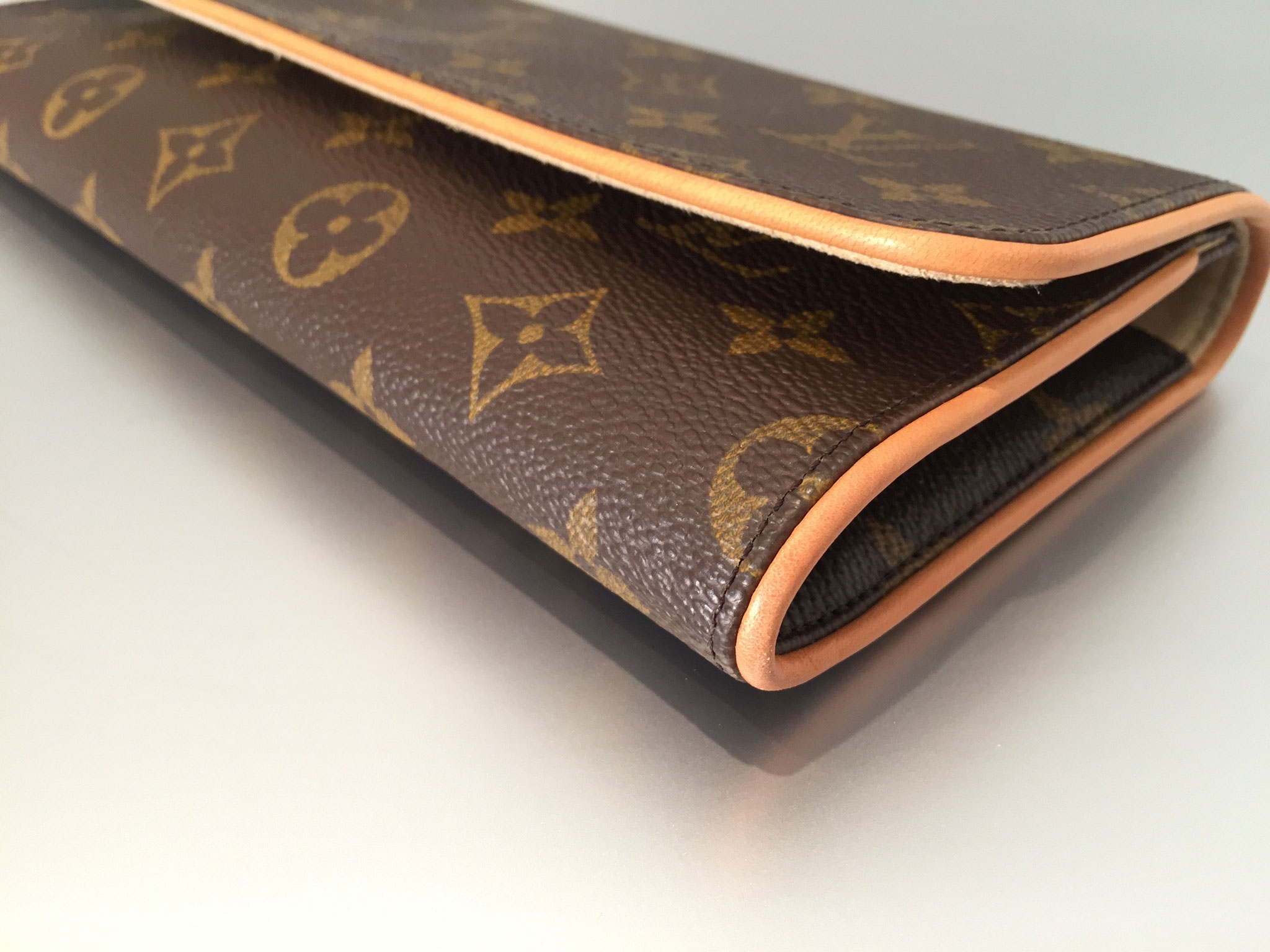 LOUIS VUITTON Monogram Pochette Twin GM 104085