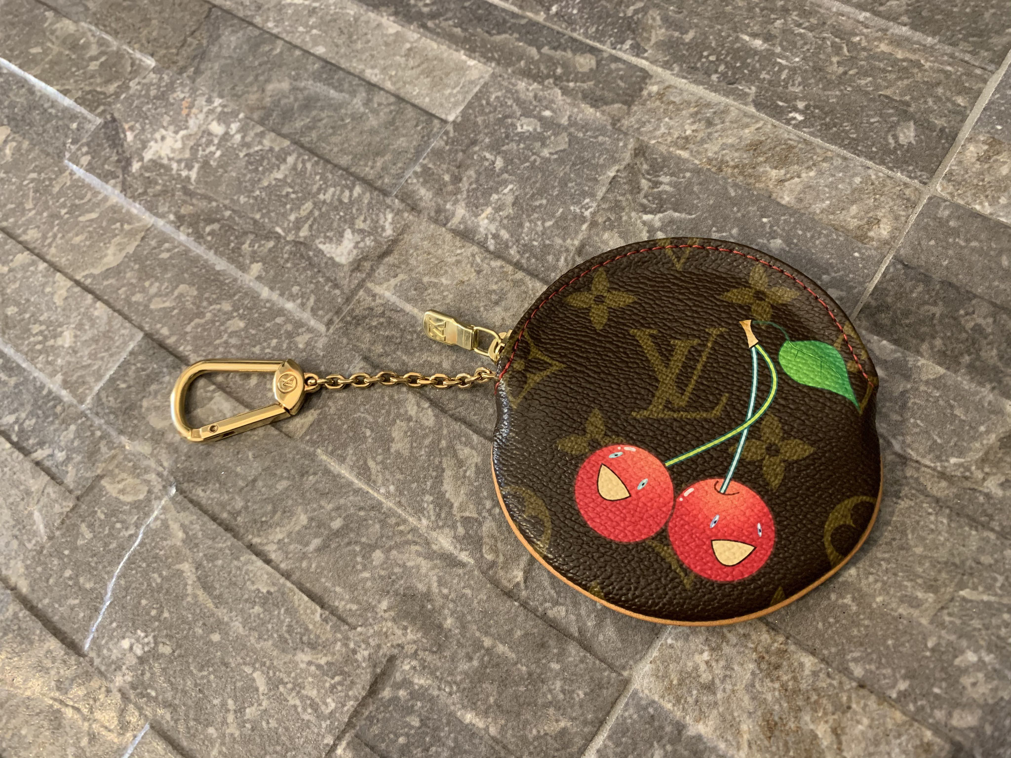 Louis Vuitton Monogram Cerises Round Coin Purse Ankauf Verkauf Second Hand Designertaschen und Accessoires