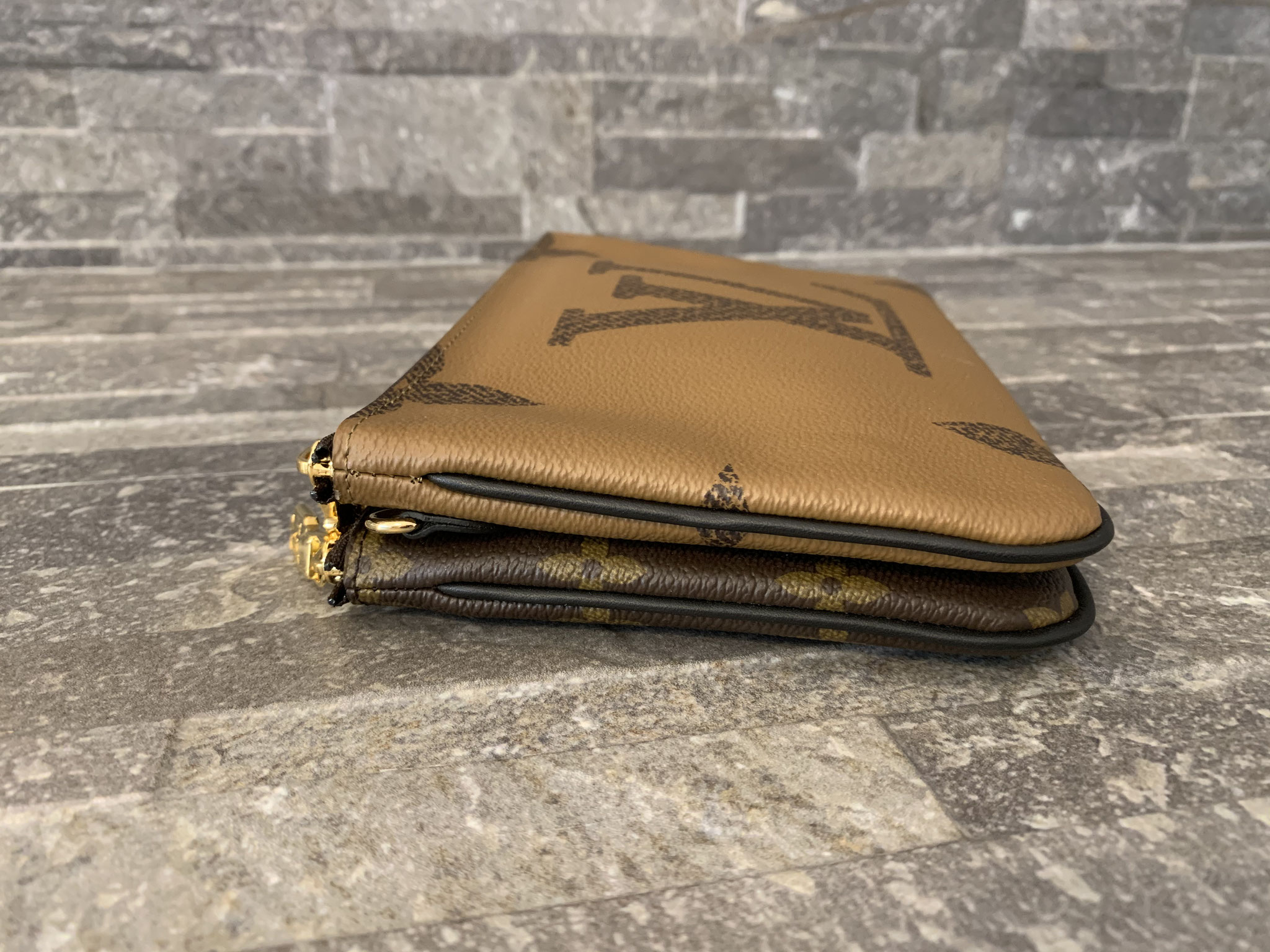 Louis vuitton double zip reverse 2025