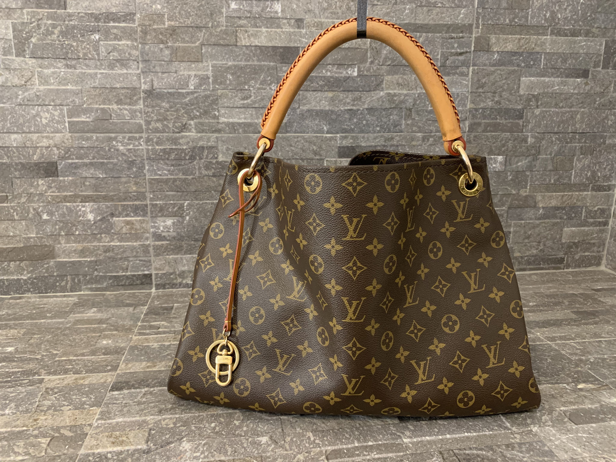 Louis Vuitton Monogram Canvas Artsy MM Ankauf Verkauf Second Hand Designertaschen und Accessoires