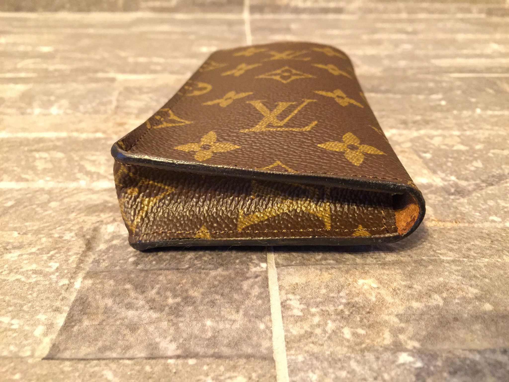 Louis-Vuitton-Monogram-etui-a-lunettes-lavel-Glasses-Case-M62970 –  dct-ep_vintage luxury Store