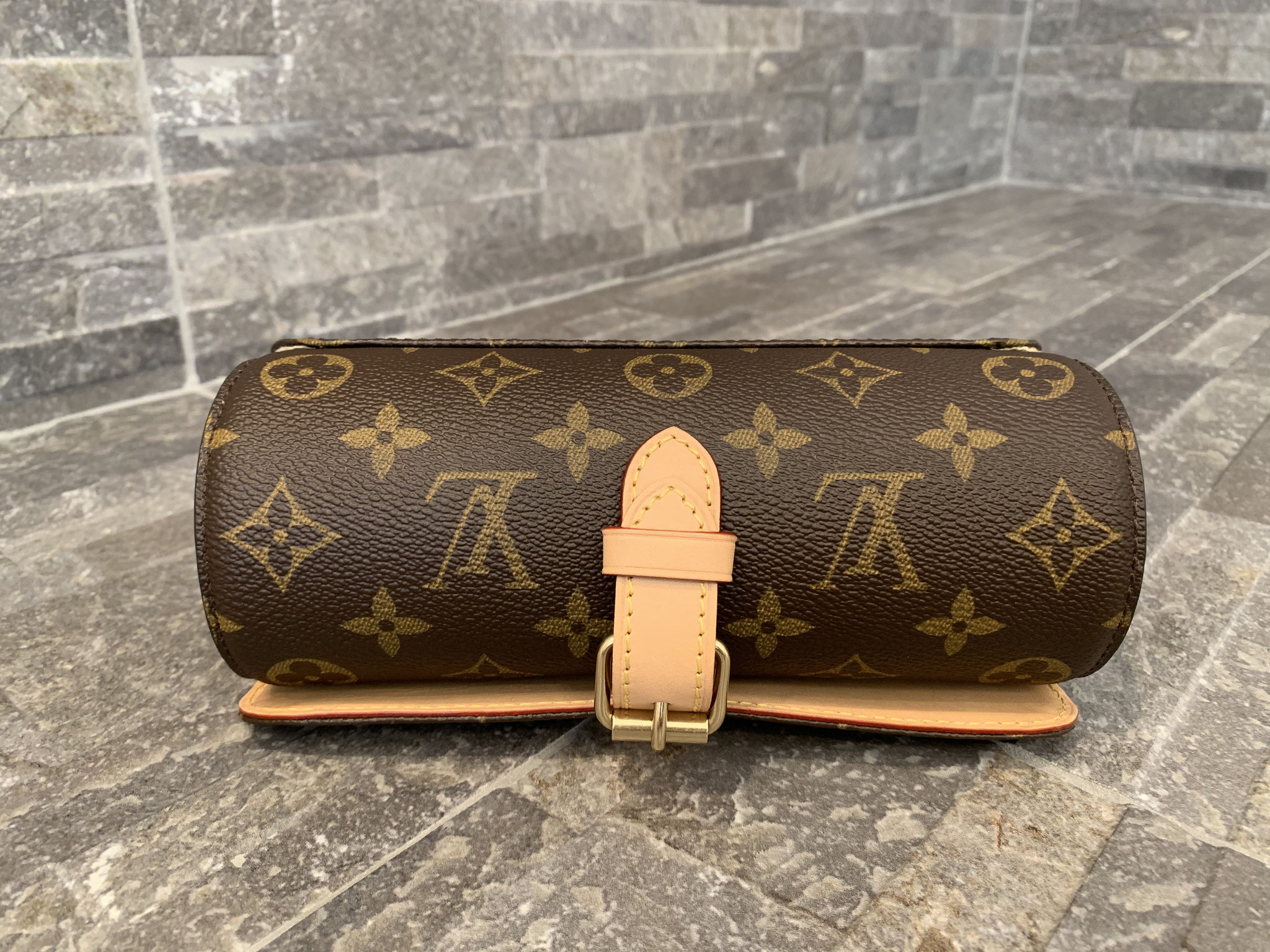 Louis Vuitton Monogram Canvas Uhrenetui - Ankauf & Verkauf Second Hand  Designertaschen und Accessoires