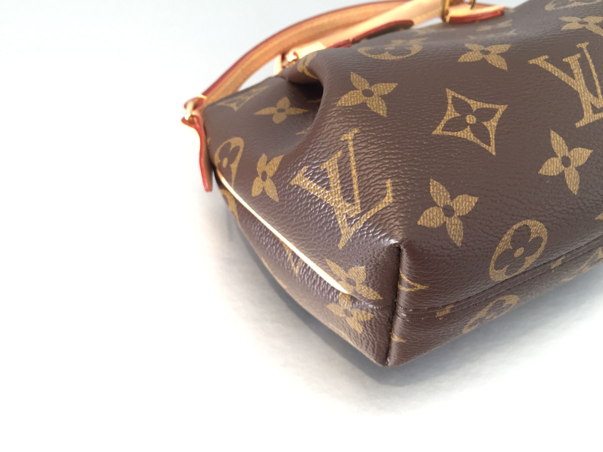 Louis Vuitton Monogram Canvas Nano Turenne - Ankauf & Verkauf Second Hand  Designertaschen und Accessoires