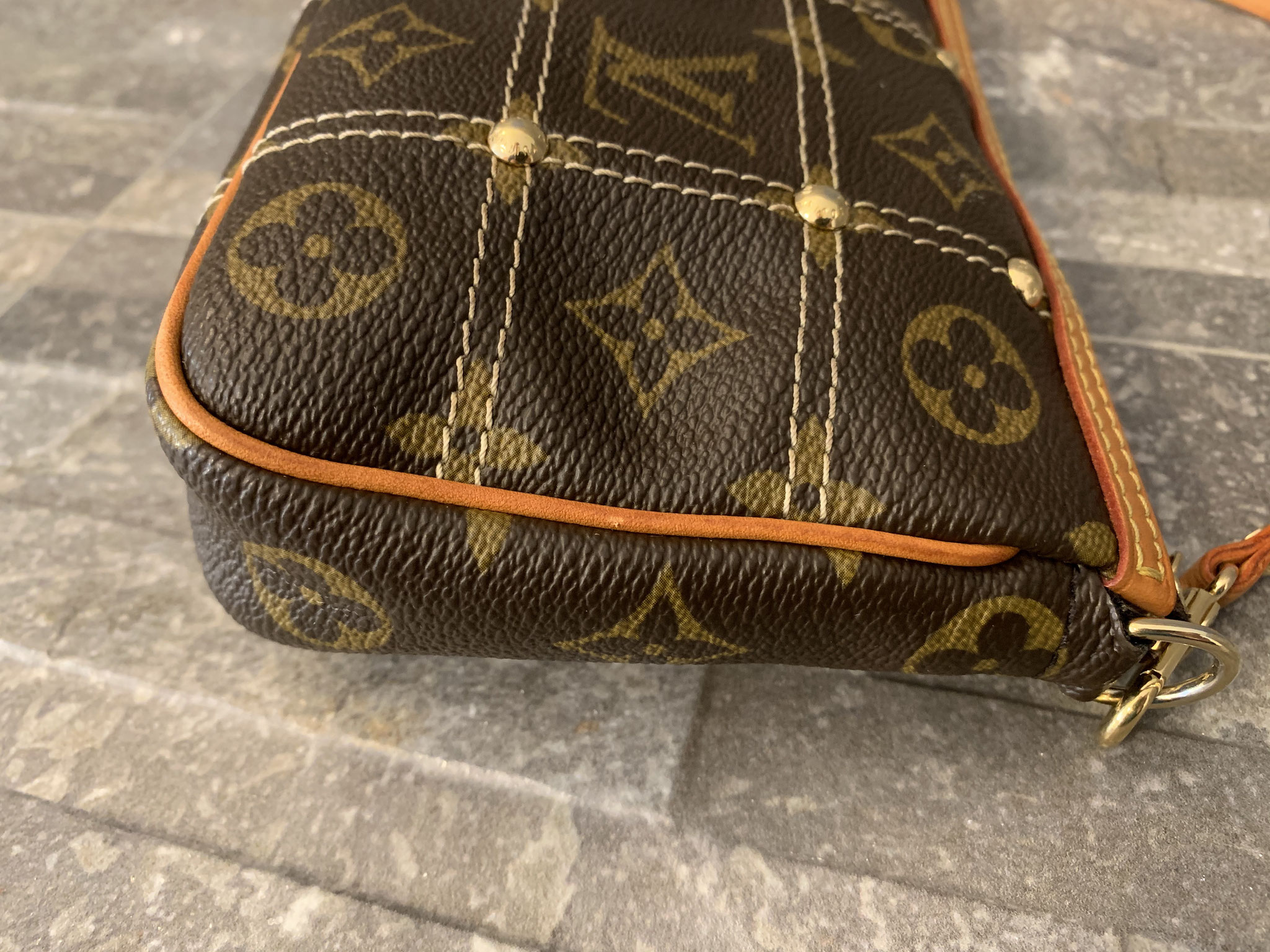 Louis Vuitton Monogram Canvas Riveting Pochette Accessoires Ankauf Verkauf Second Hand Designertaschen und Accessoires