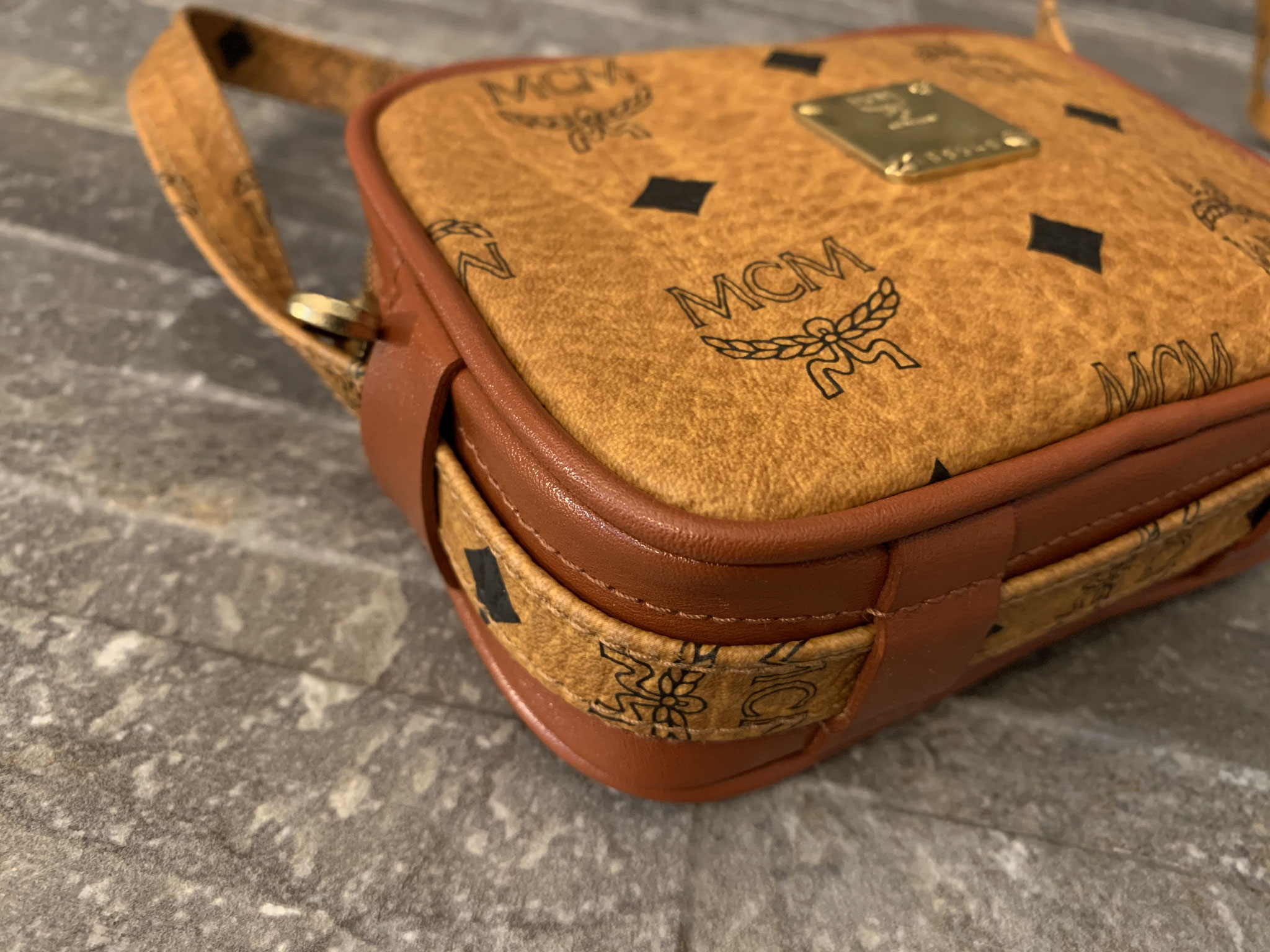 MCM Visetos Vintage Crossbody Bag in Cognac Ankauf Verkauf Second Hand Designertaschen und Accessoires