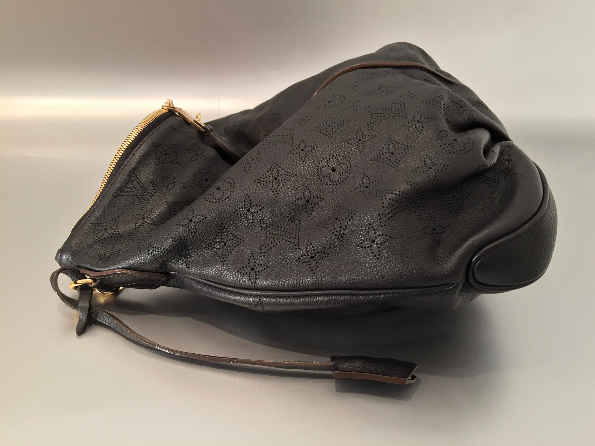 Louis Vuitton Monogram Mahina Selene MM Shoulder Bag Black Noir