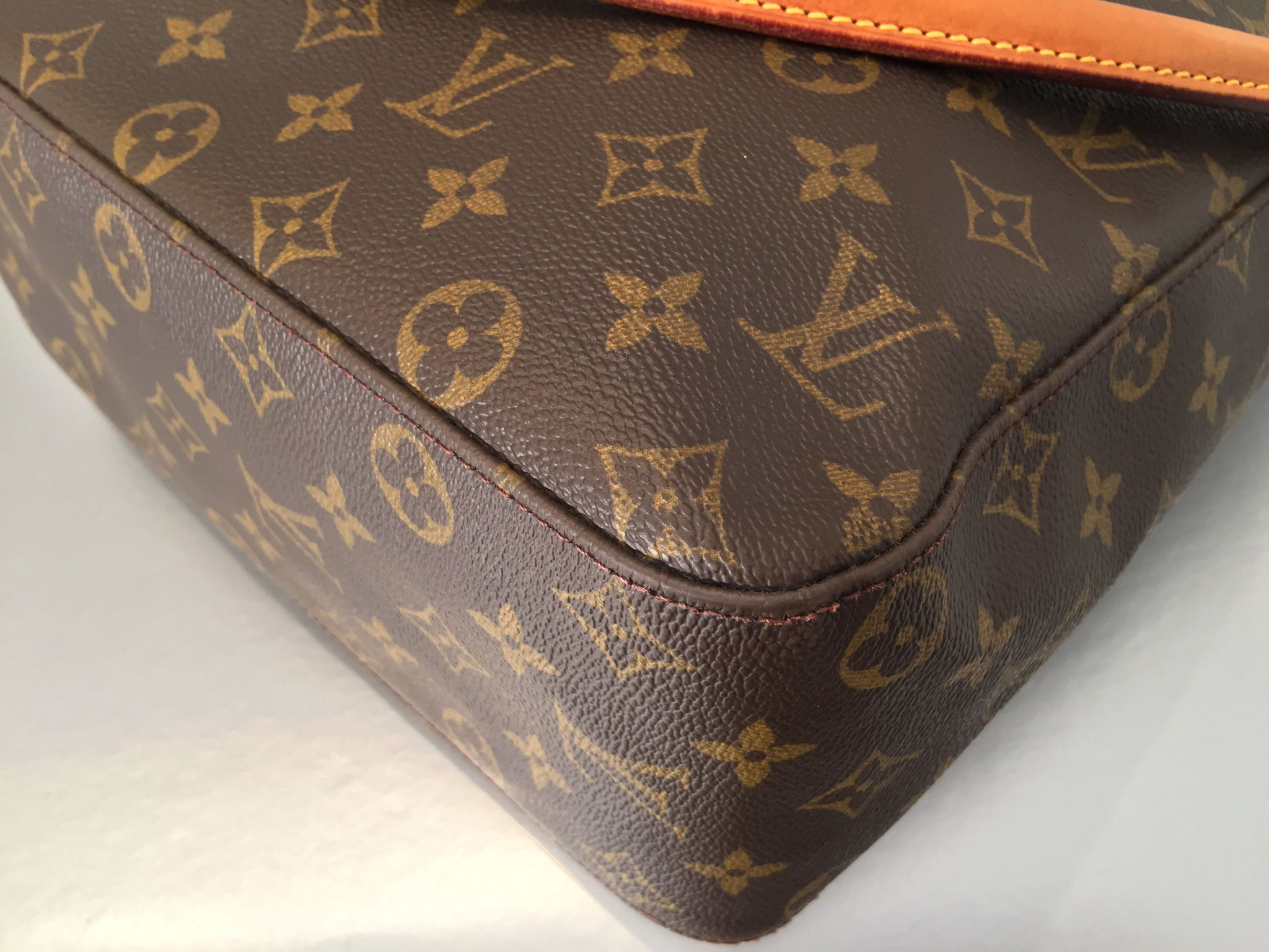 Die Louis Vuitton Looping im Vergleich – Glück & Glanz CGN GmbH