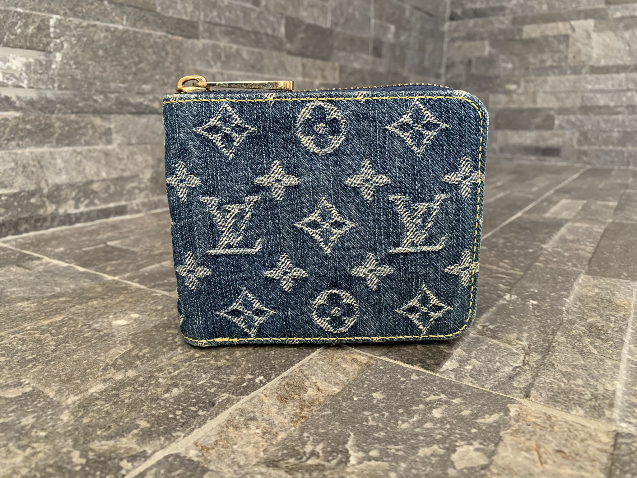Louis Vuitton Monogram Denim Compact Zippy Geldborse in Blau Ankauf Verkauf Second Hand Designertaschen und Accessoires