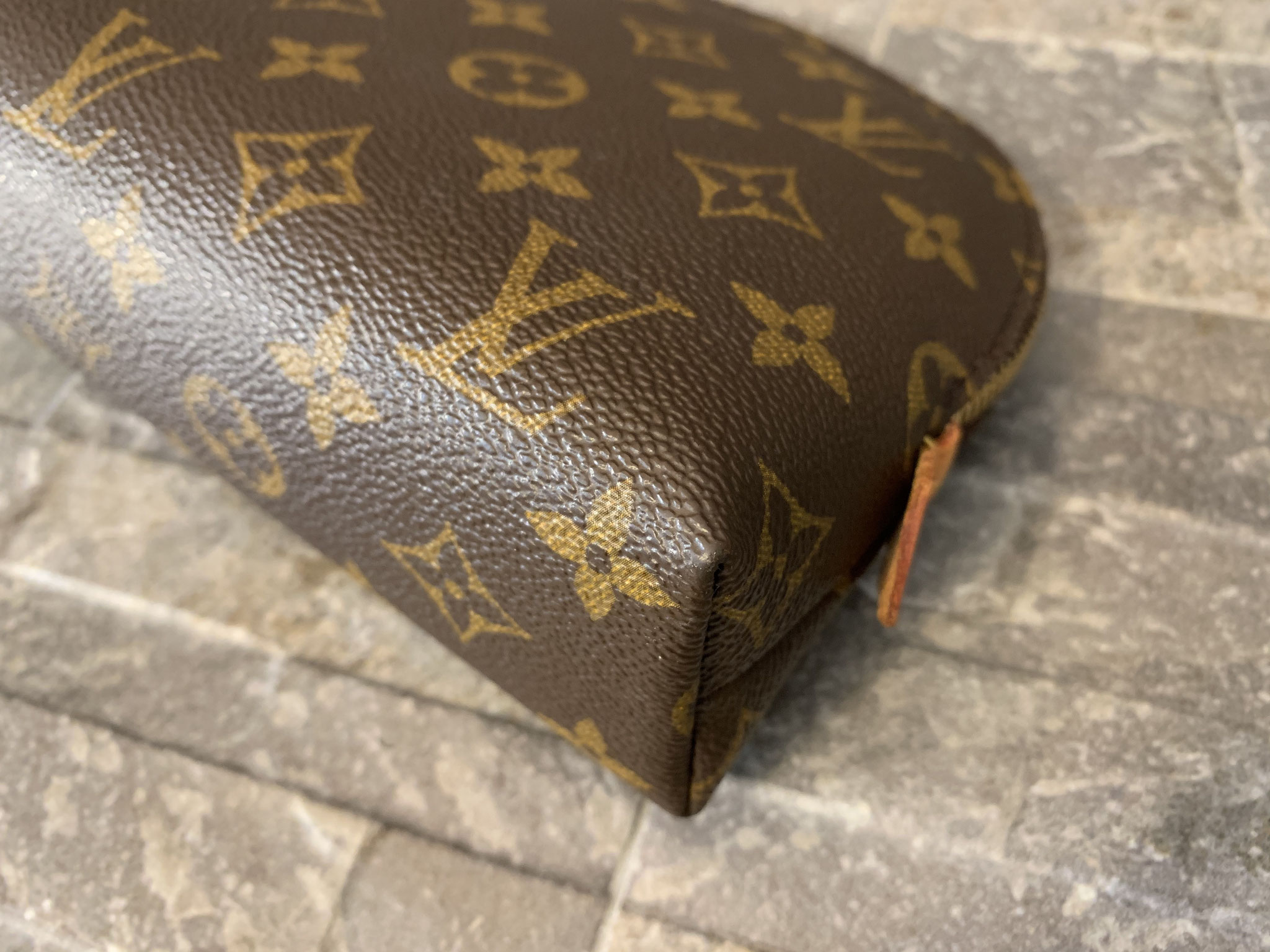 Louis vuitton peeling canvas sales