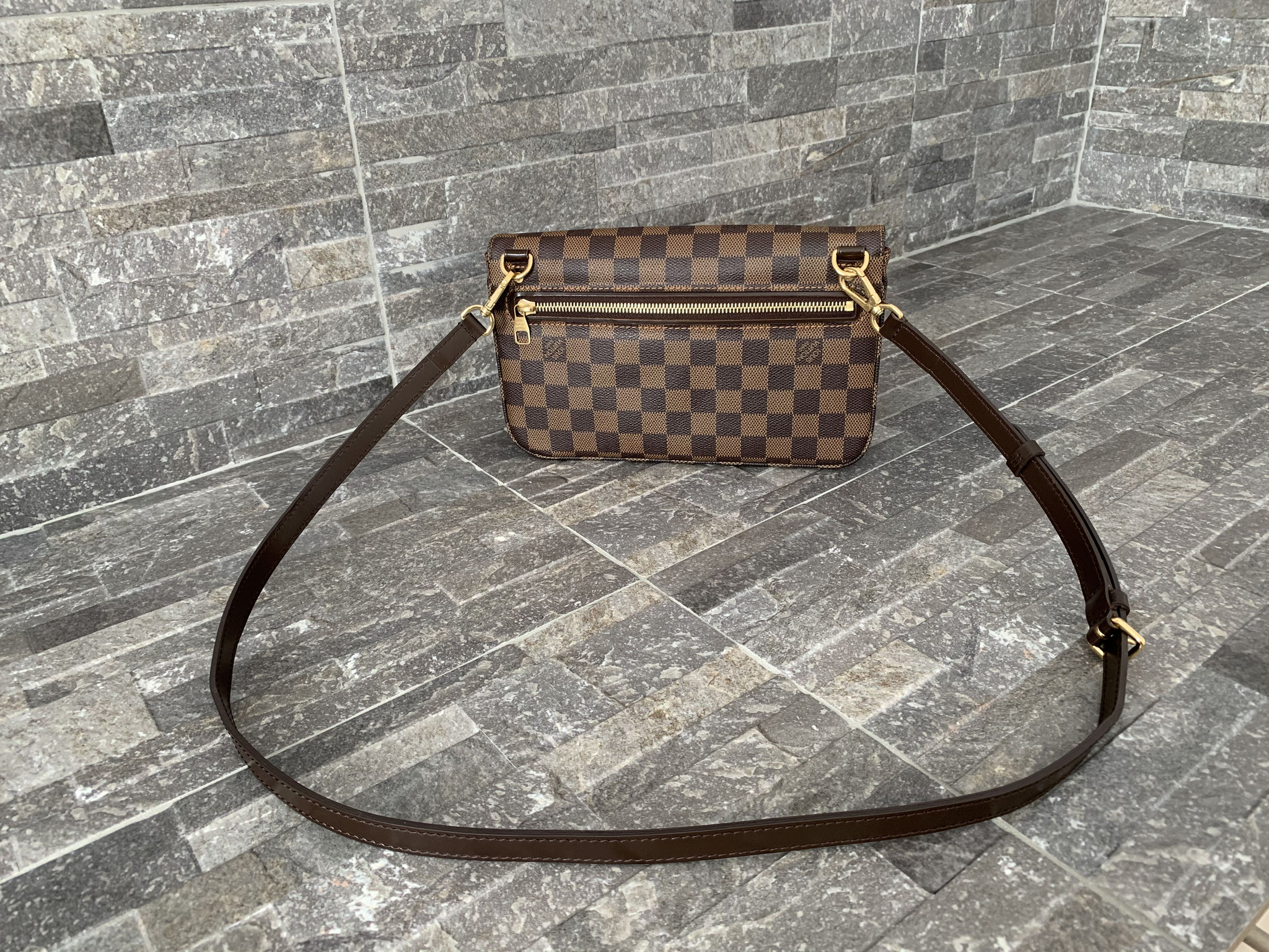 Louis Vuitton Damier Ebene Hoxton PM - Ankauf & Verkauf Second Hand  Designertaschen und Accessoires