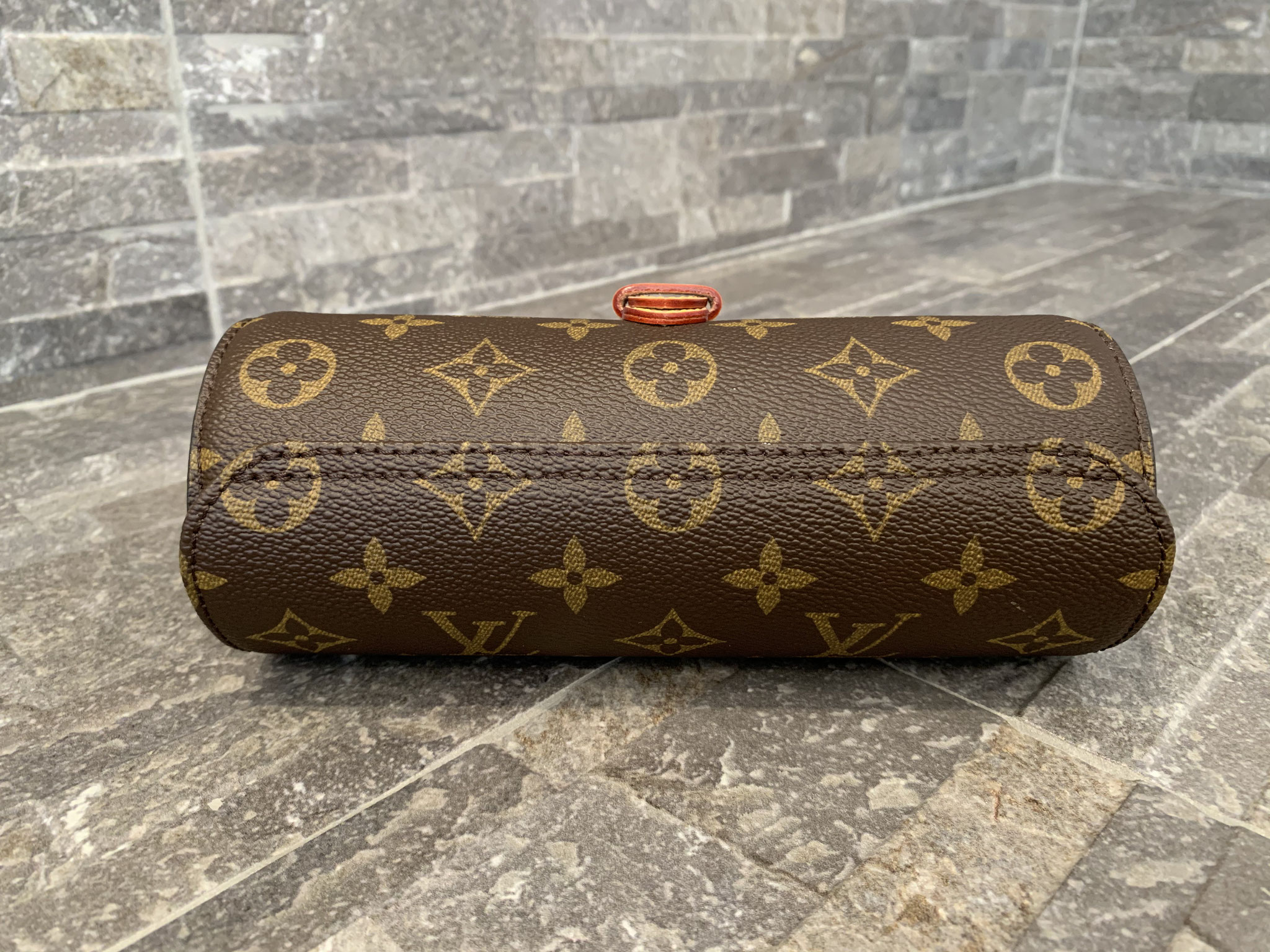 LOUIS VUITTON Uhrenetui für drei Uhren, akt. NP.: 950,-€.