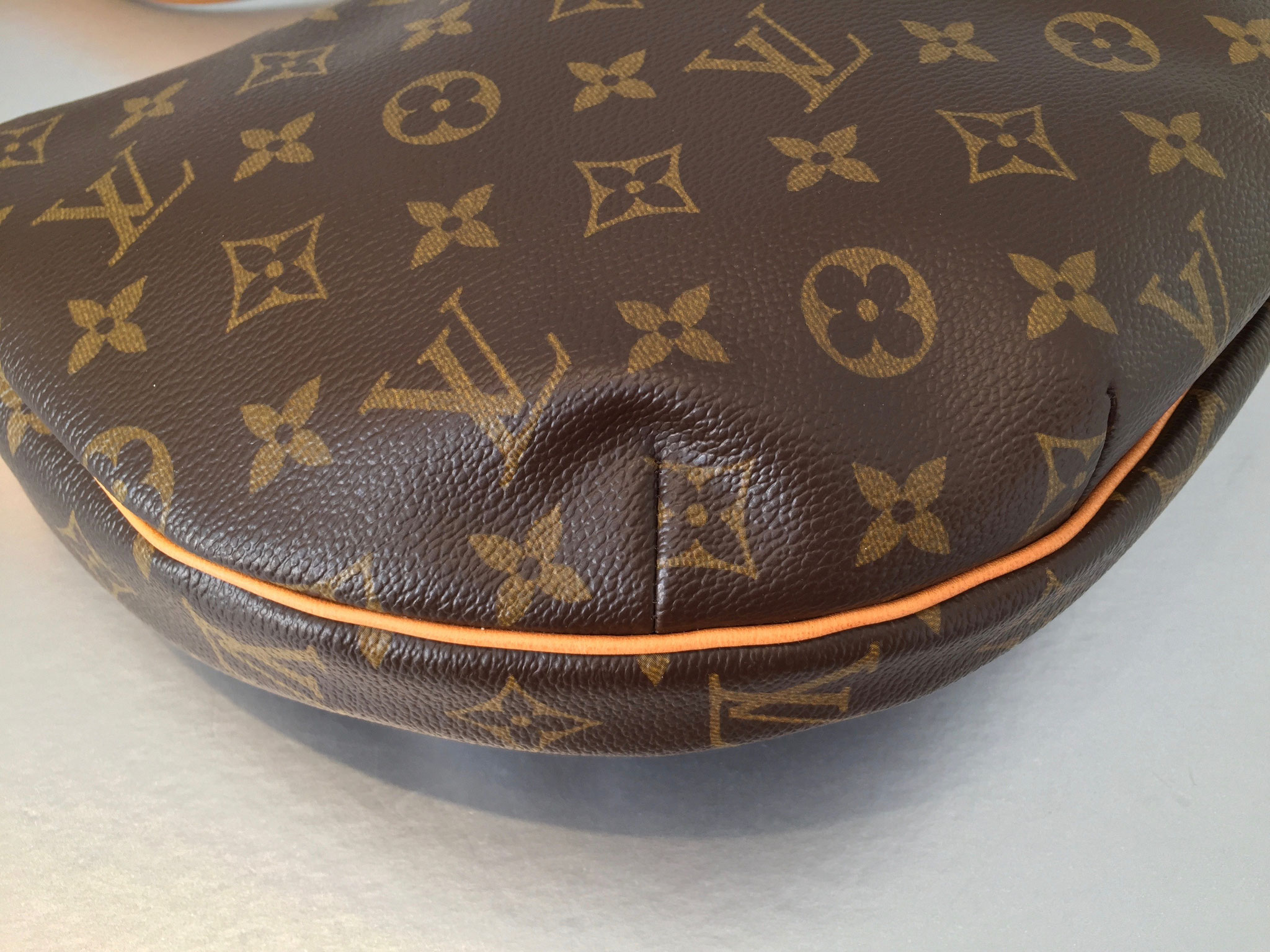 Louis Vuitton Monogram Canvas Croissant MM Ankauf Verkauf Second Hand Designertaschen und Accessoires