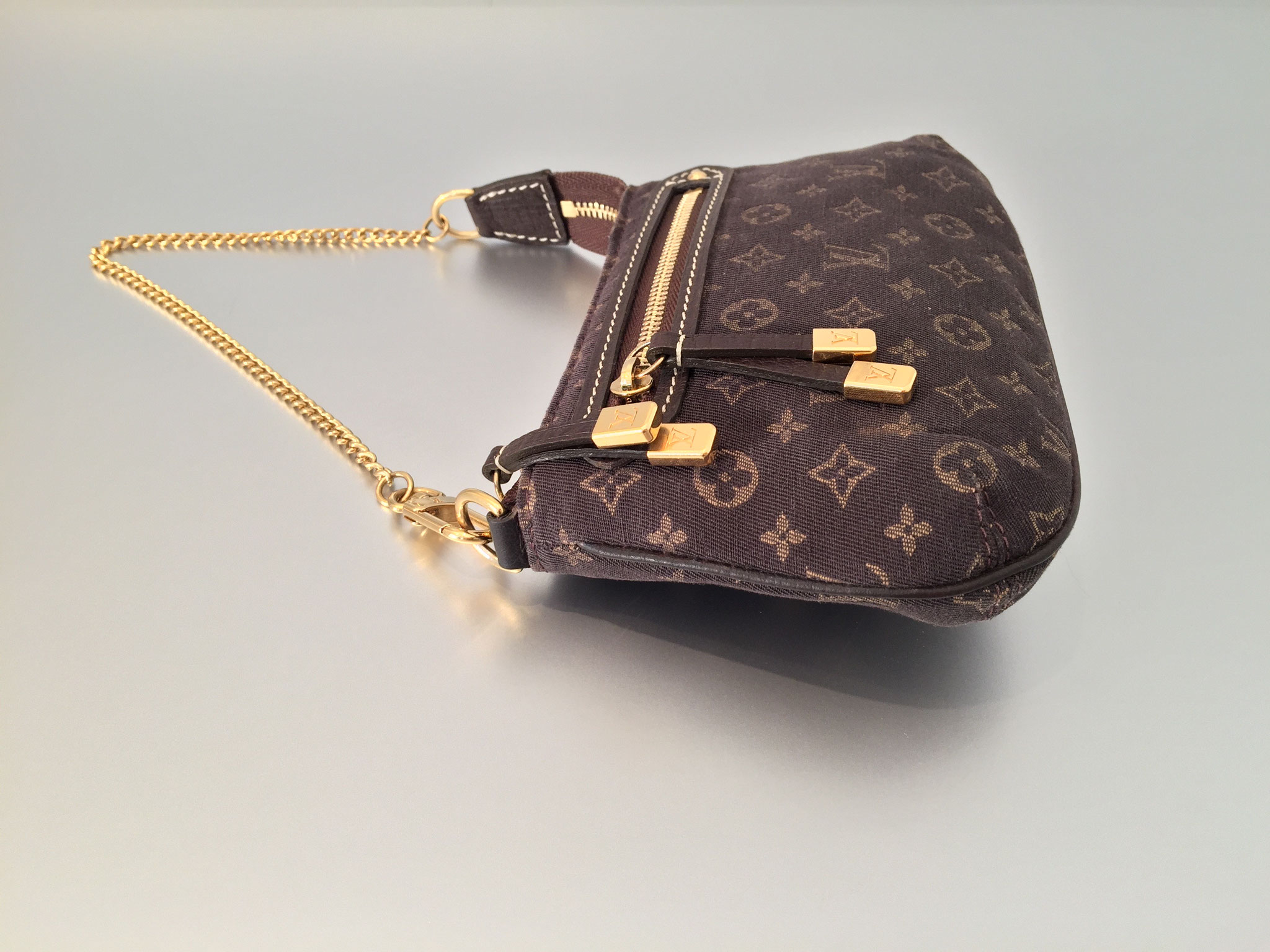 Louis Vuitton Brown Monogram Mini Lin Pochette Accessoires with Chain –  Bagriculture