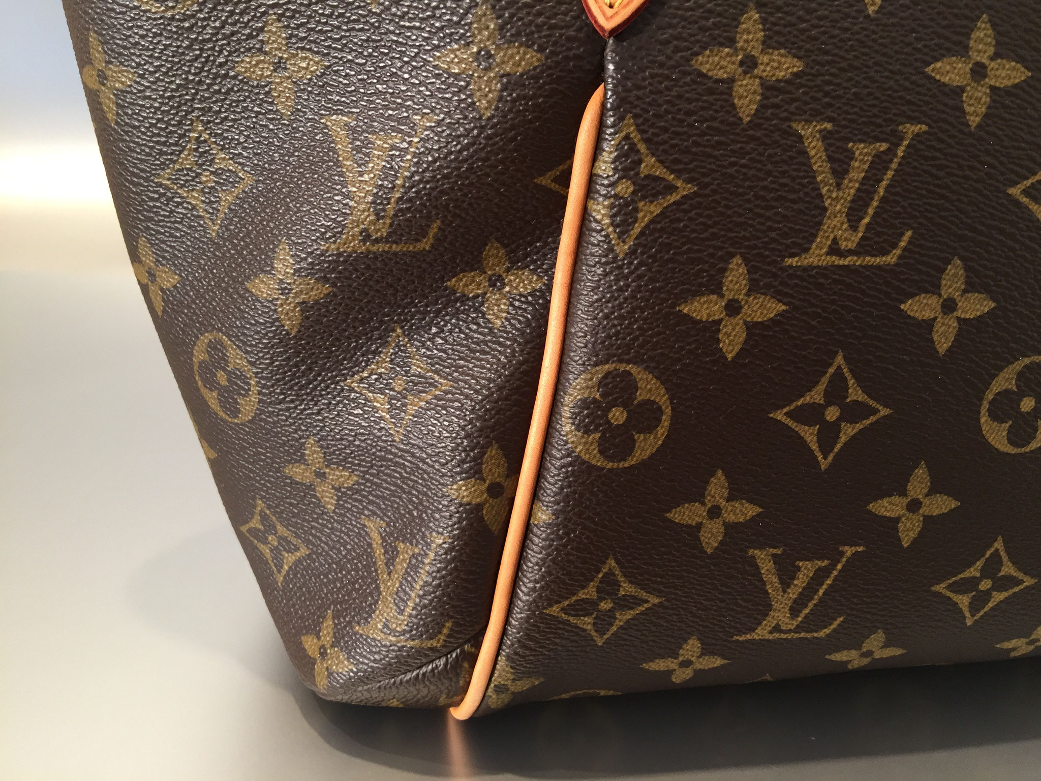 Louis Vuitton Totally PM Monogram Canvas – l'Étoile de Saint Honoré