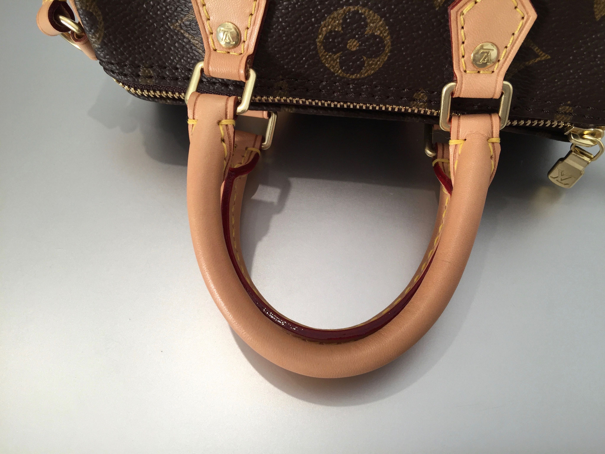 Louis Vuitton Nano speedy Monogram – VintageBooBoo Pre owned designer bags,  shoes, clothes