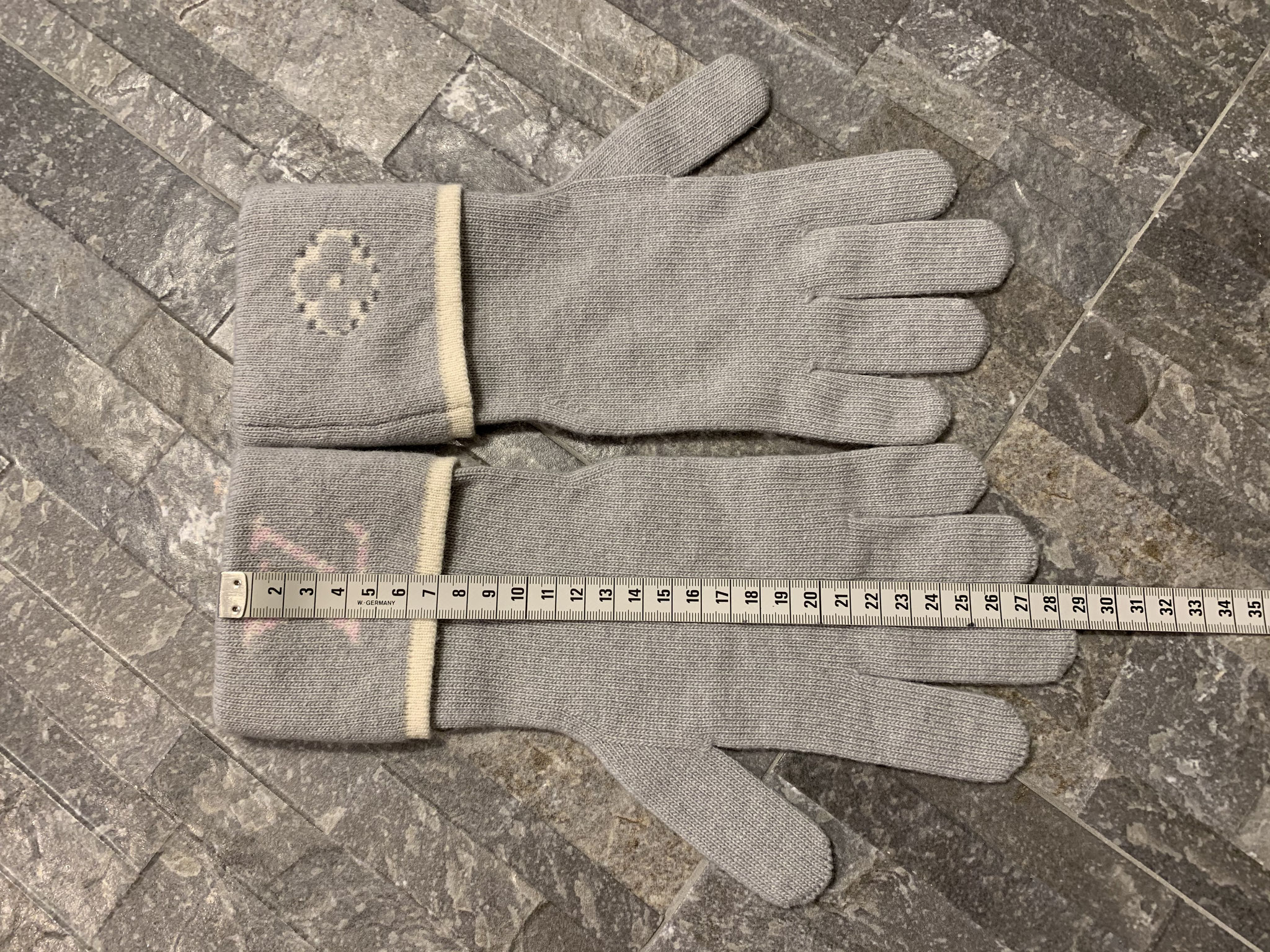 Louis Vuitton Monogram Pop Handschuhe in Grau - Ankauf & Verkauf Second  Hand Designertaschen und Accessoires