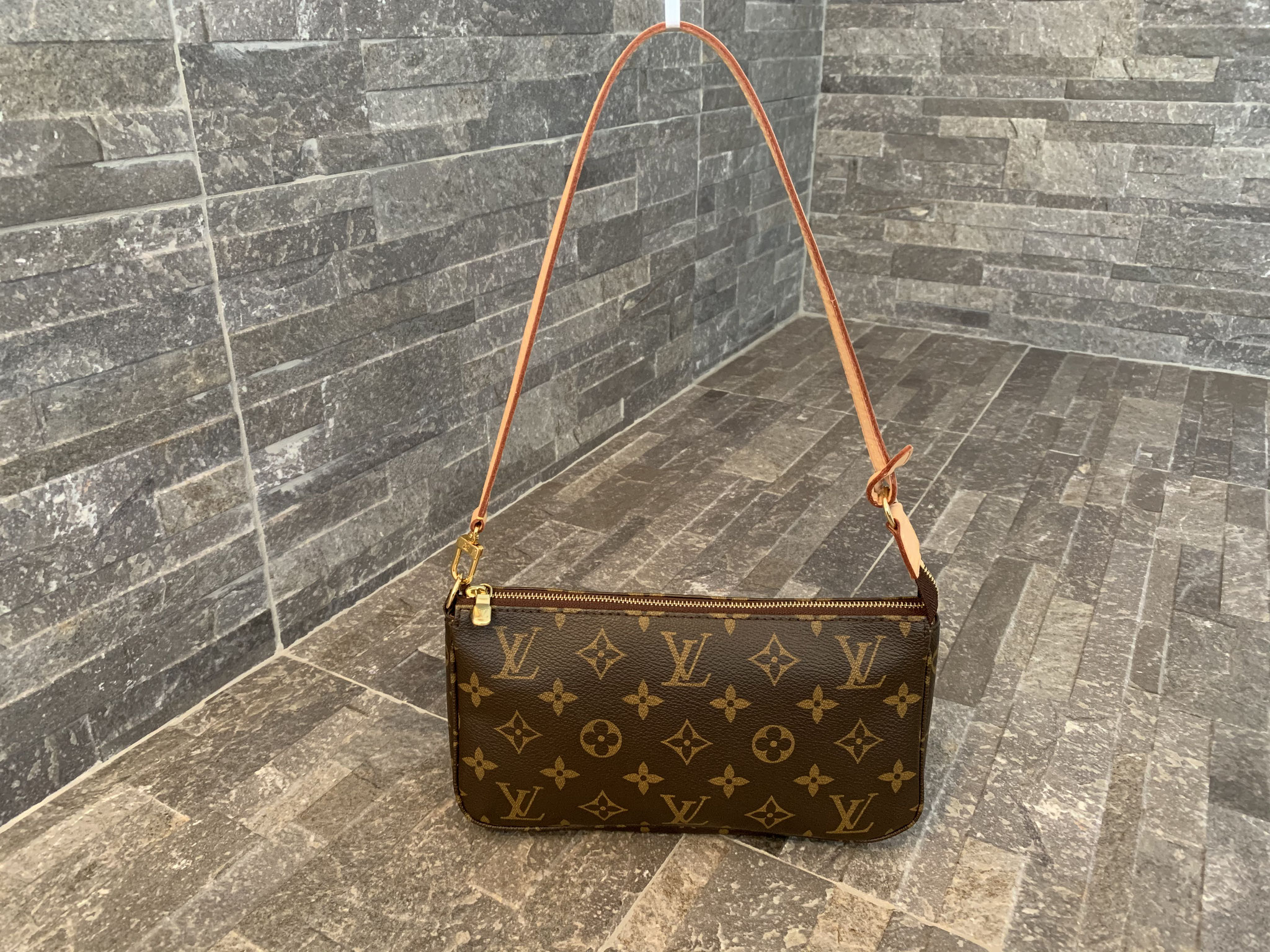 Louis Vuitton Damier Ebene Pochette Accessoires NM - Ankauf & Verkauf  Second Hand Designertaschen und Accessoires