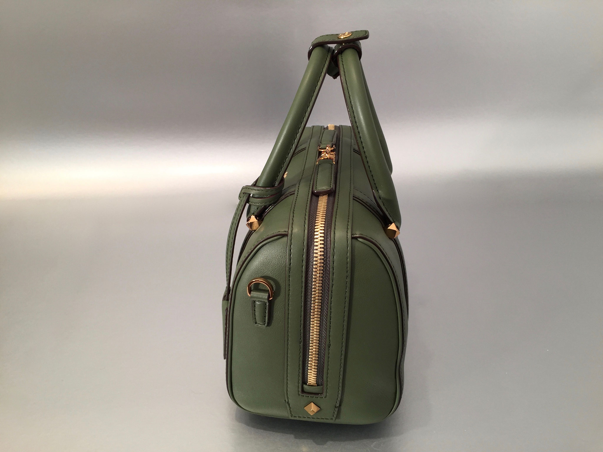 MCM Essential Boston Bag Small in Khaki Ankauf Verkauf Second Hand Designertaschen und Accessoires
