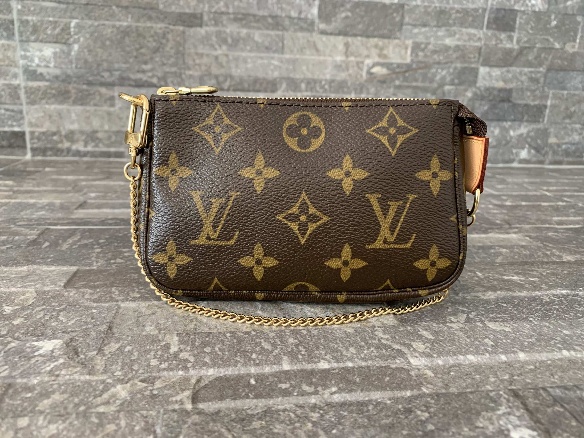Mini pochette price hotsell
