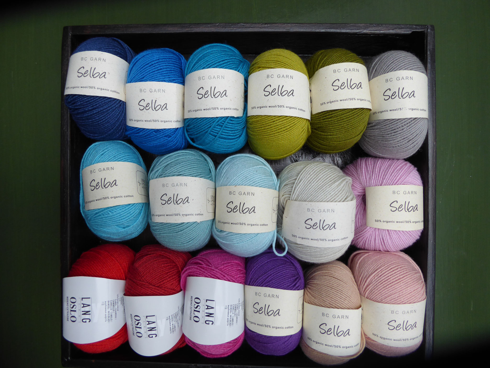 Selba, 50% Schurwolle, 50 % Baumwolle, LL155m/50gr.  5,50 Euro/50gr. Ein wunderbares Sommergarn für Pullover, Tücher und vieles mehr.