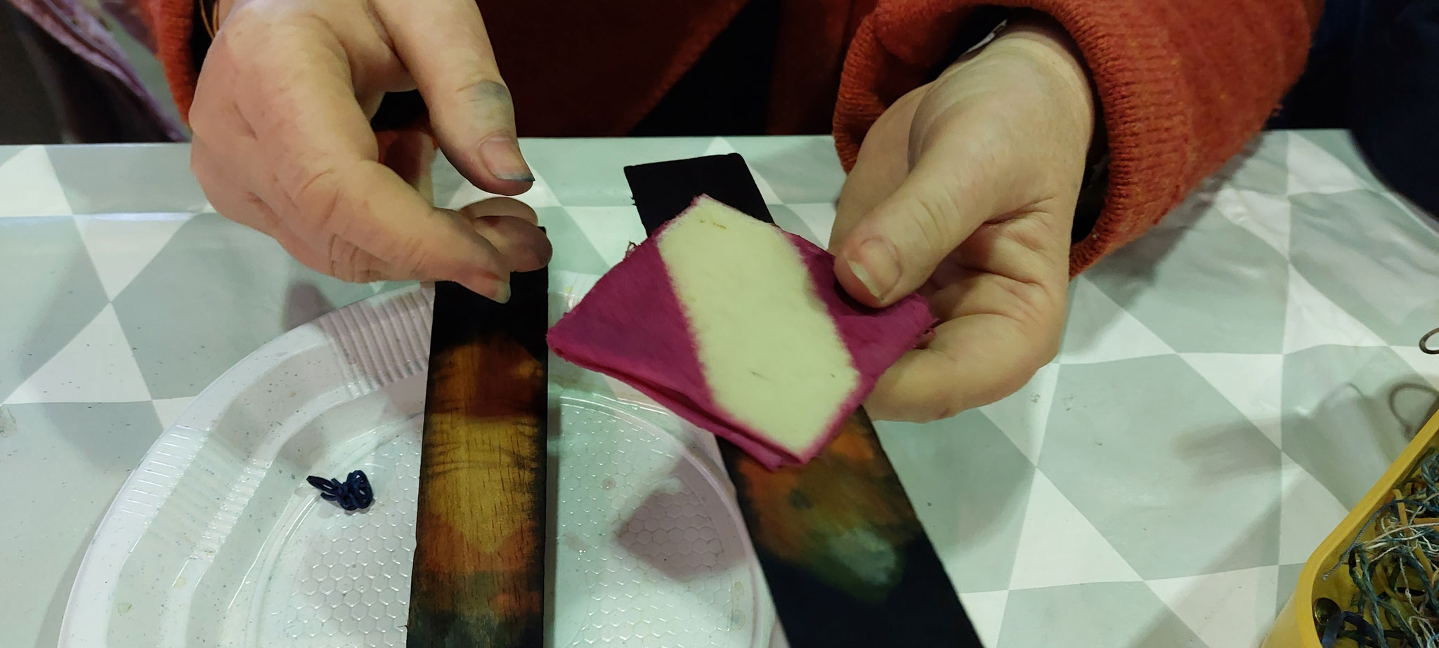 Teinture par superposition de plaquettes