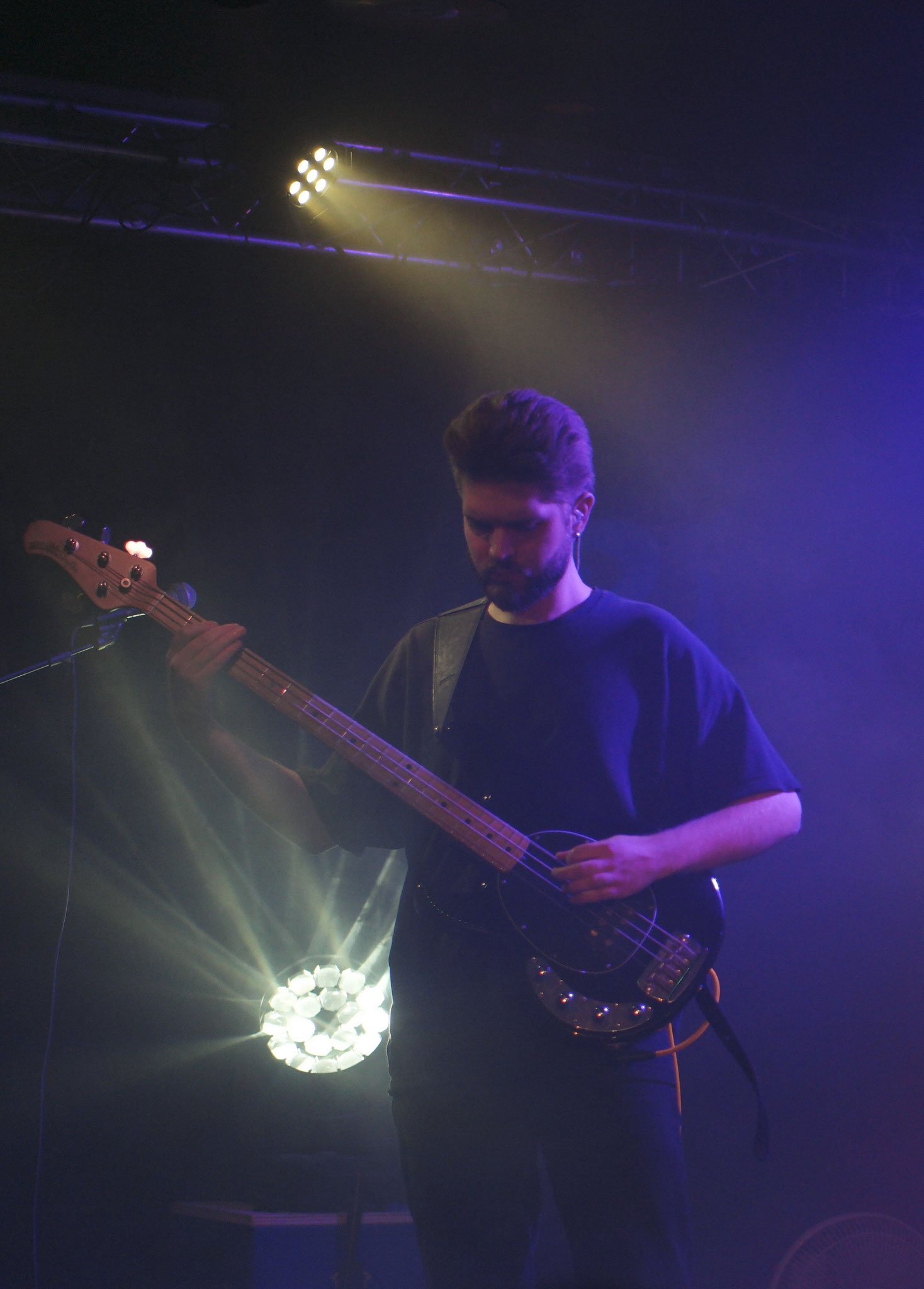 Konstantin Berwik (Gitarre und Bass)