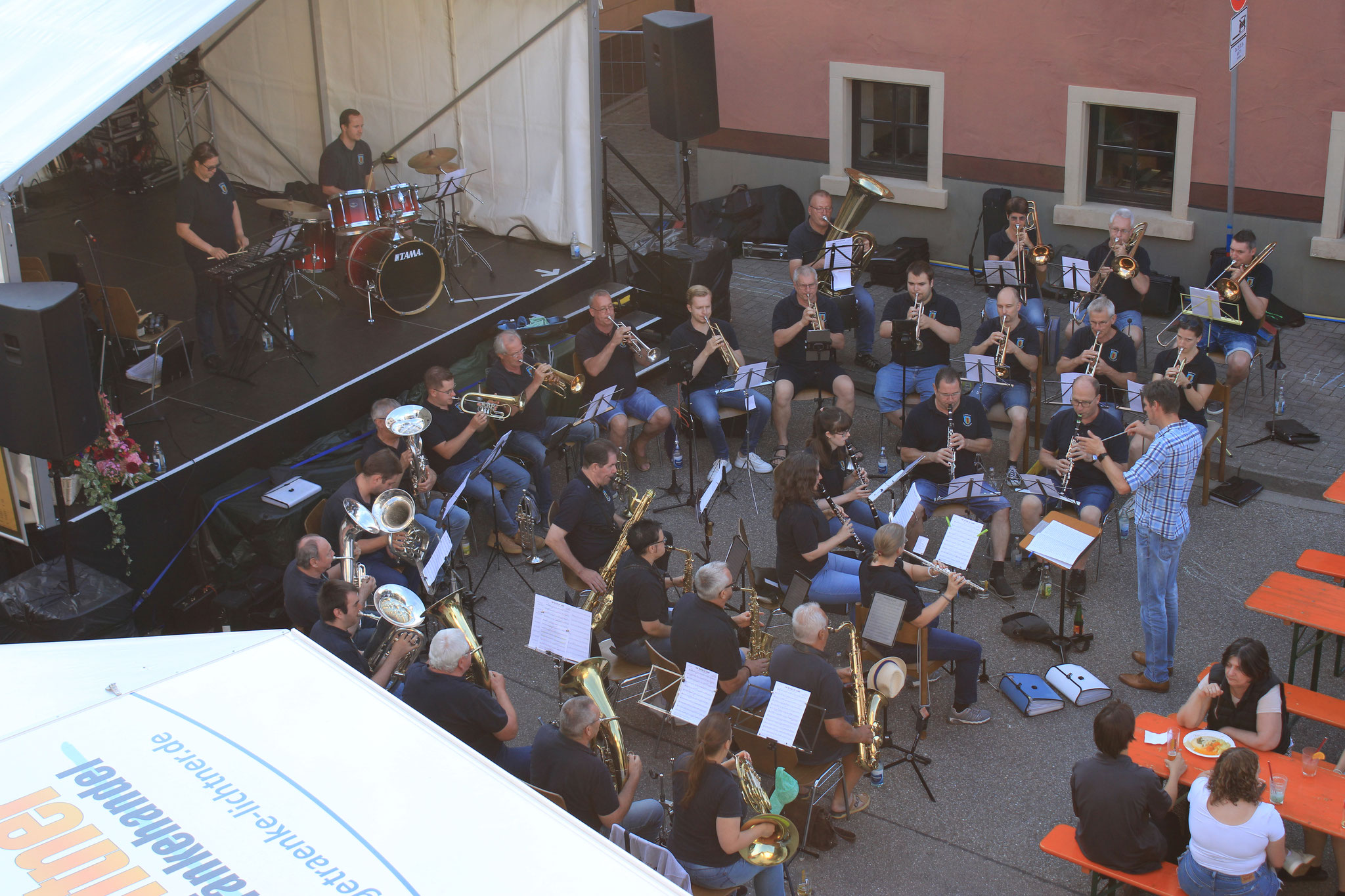 Am Sonntagabend sorgte der Musikverein Obergrombach für beste Stimmung. (Foto: L. Huber)