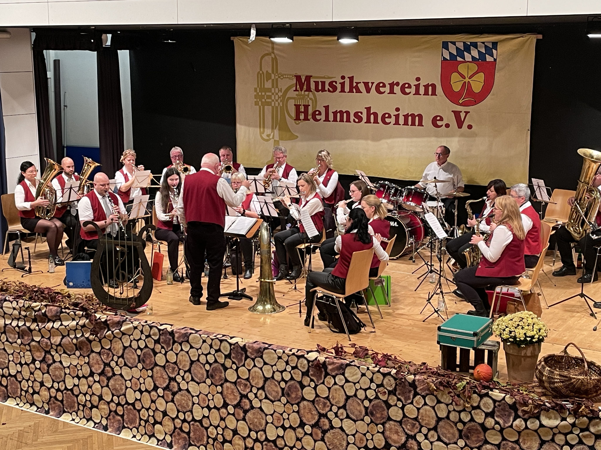 Für die musikalische Unterhaltung am Abend sorgte der Musikverein Kürnbach. (Foto: F. Huber)