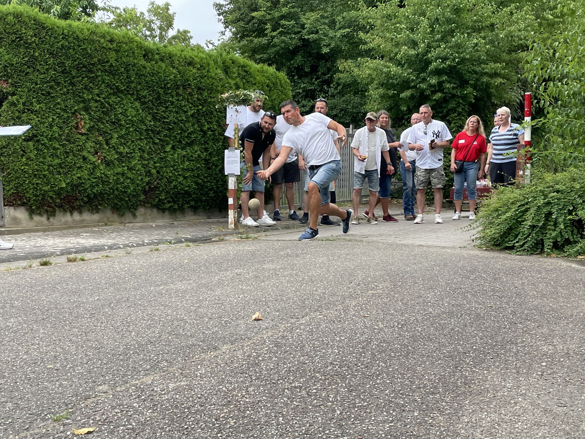 Die ersten Mannschaften machen sich auf den Weg... (Foto: F. Huber)