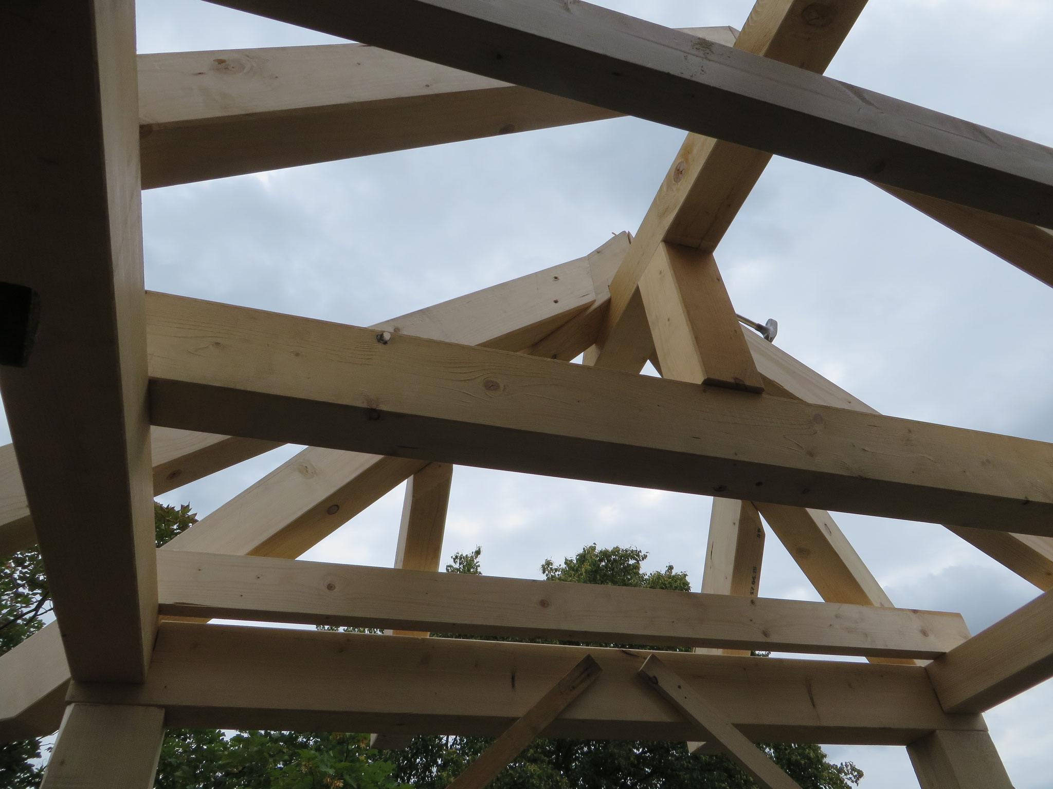 Herstellen einer Walmdachgaube am Kindergarten in Haltingen - Zimmerei