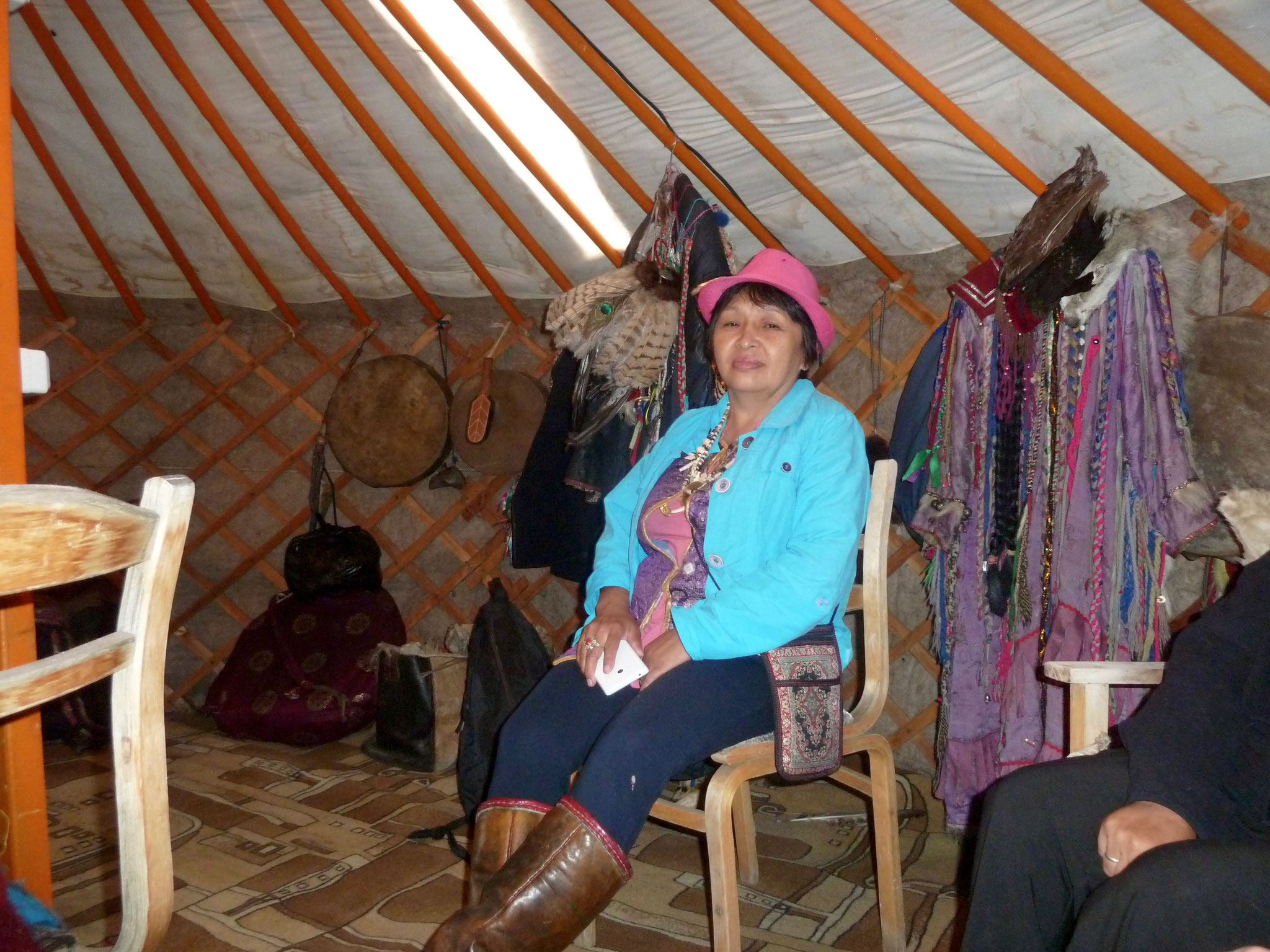 Shaman Lorisa Kuzhuget before ceremony