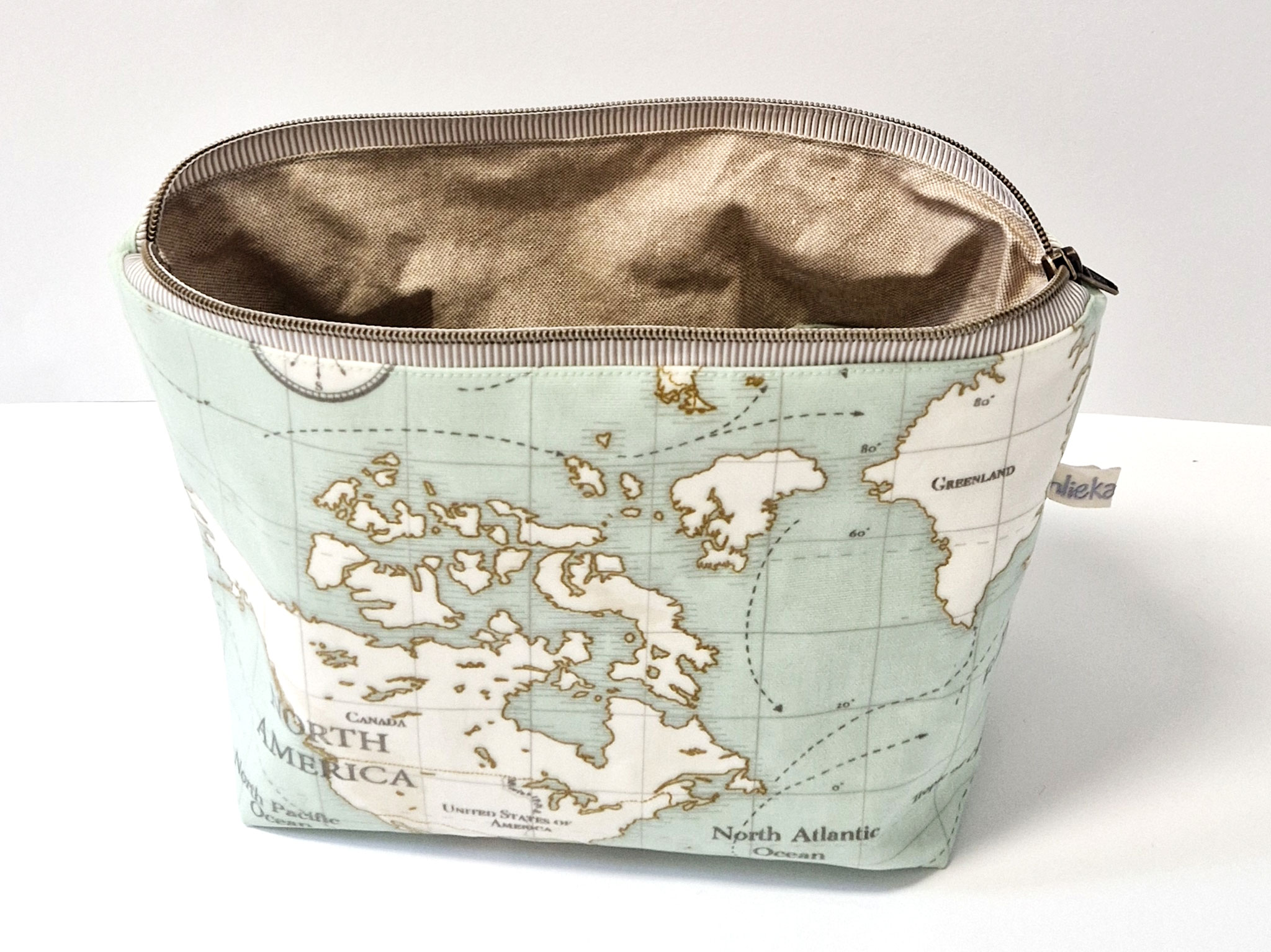 XXL Necessaire Weltkarte icegrün