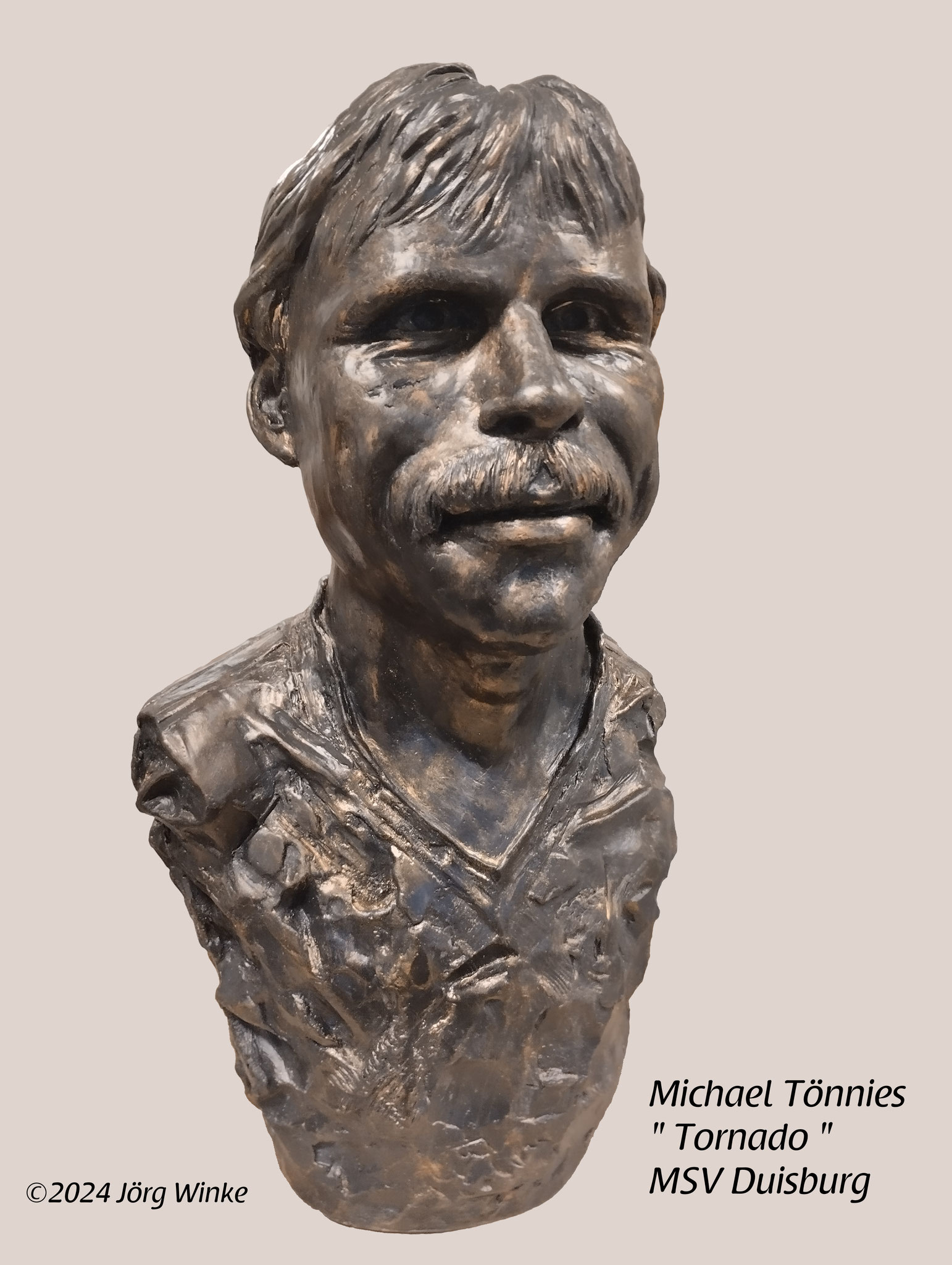 Büste Klein, Michael Tönnies " Tornado " Größe 20 cm, aus 2024, aus feiner Bronze,  Auflage: 1902 Exemplare, Preis auf Anfrage