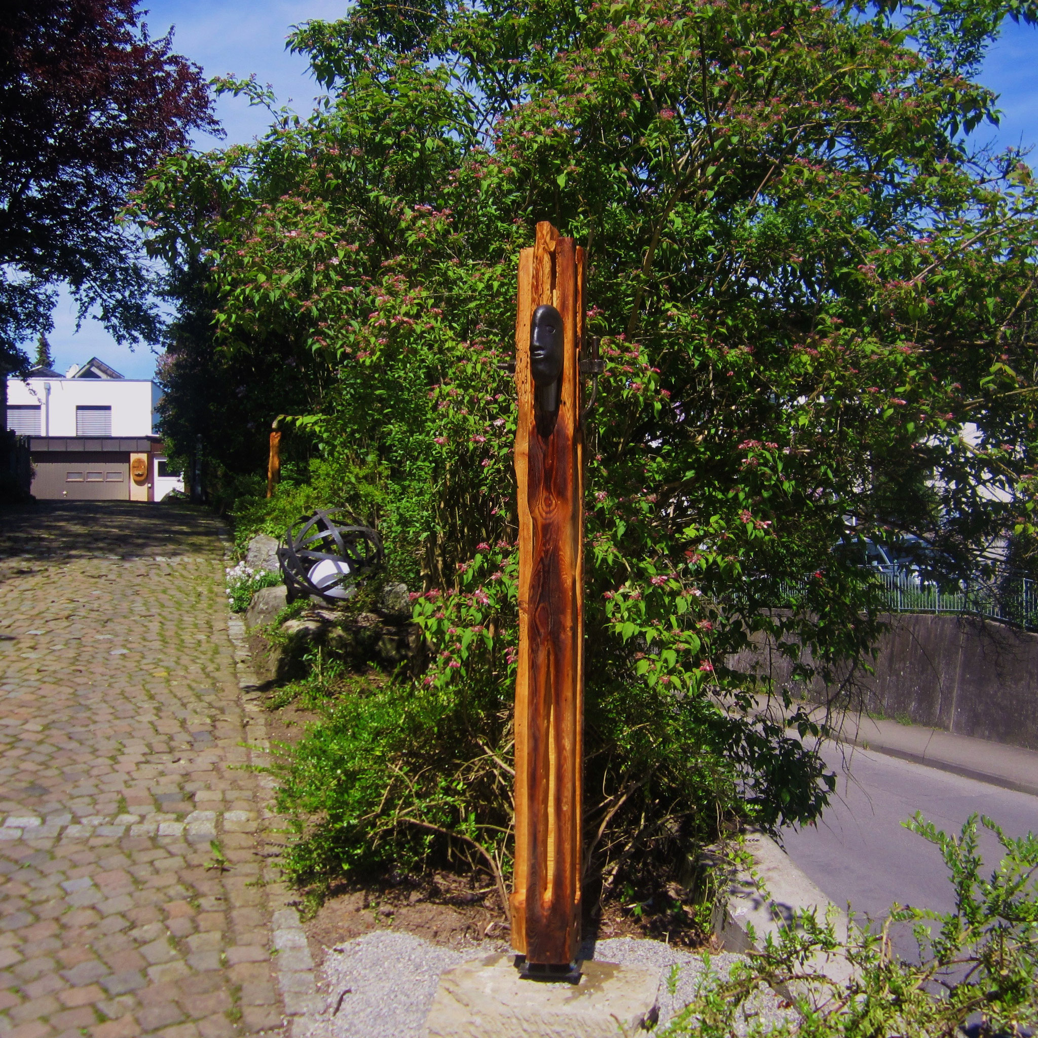 Holzskulptur aus 250 J.altem Fachwerk-Eichenbalken