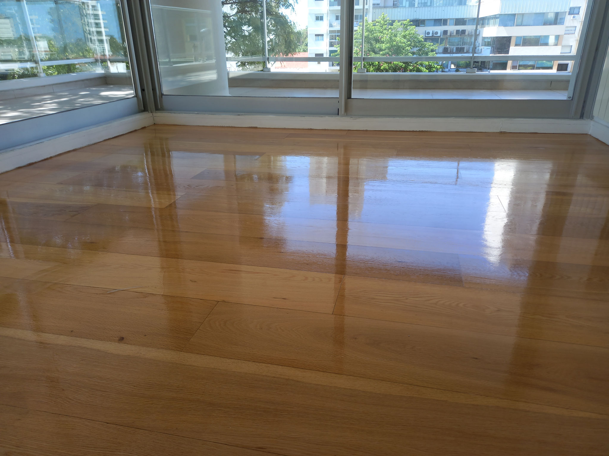 Hidrolaquesdo de pisos de madera