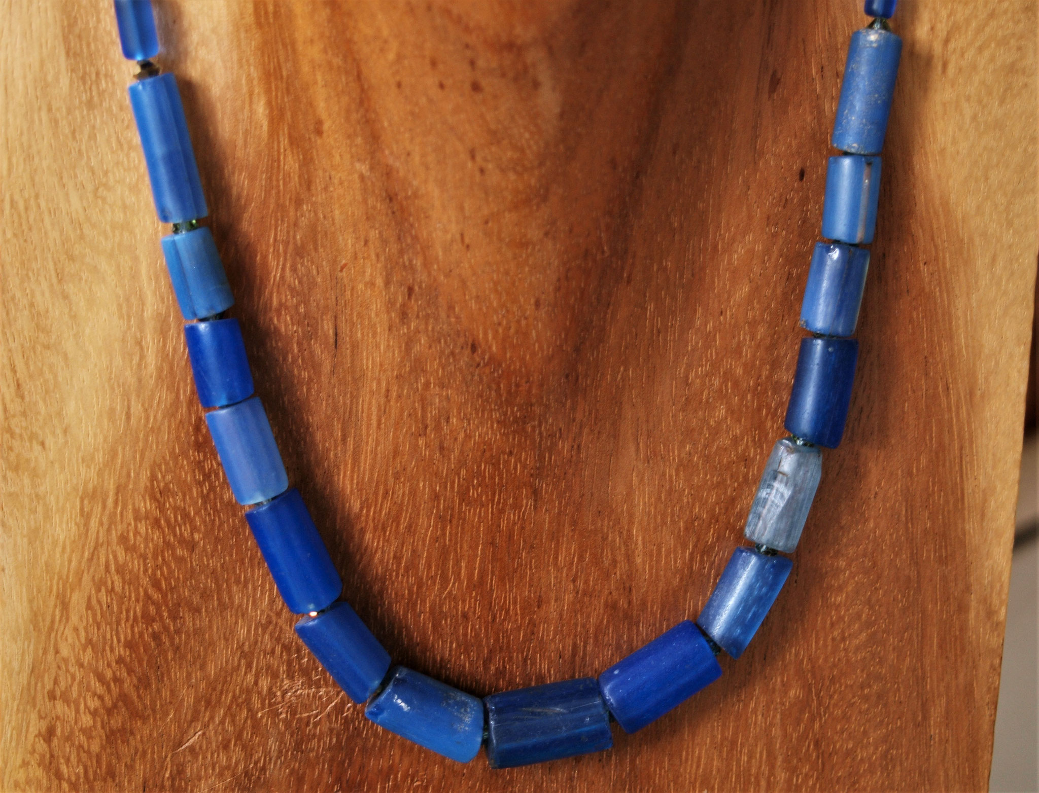 wunderschöne Kette aus seltenen antiken afrikanischen Glasperlen