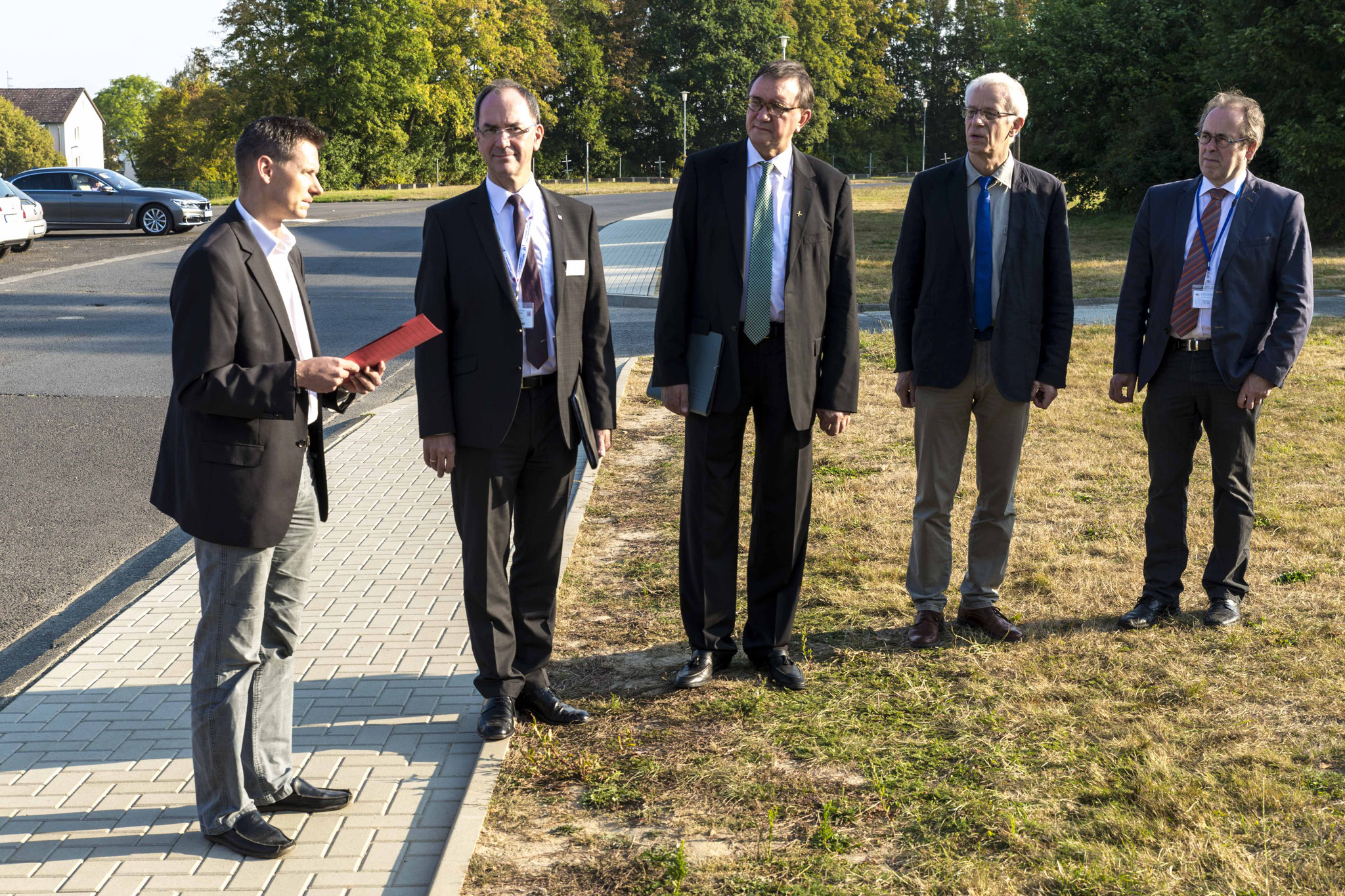 Dominik Zutz (v.l.n.r.), RP Ullrich, Bischof Hein, Propst Helmut Wöllenstein, Dekan Hermann Köhler
