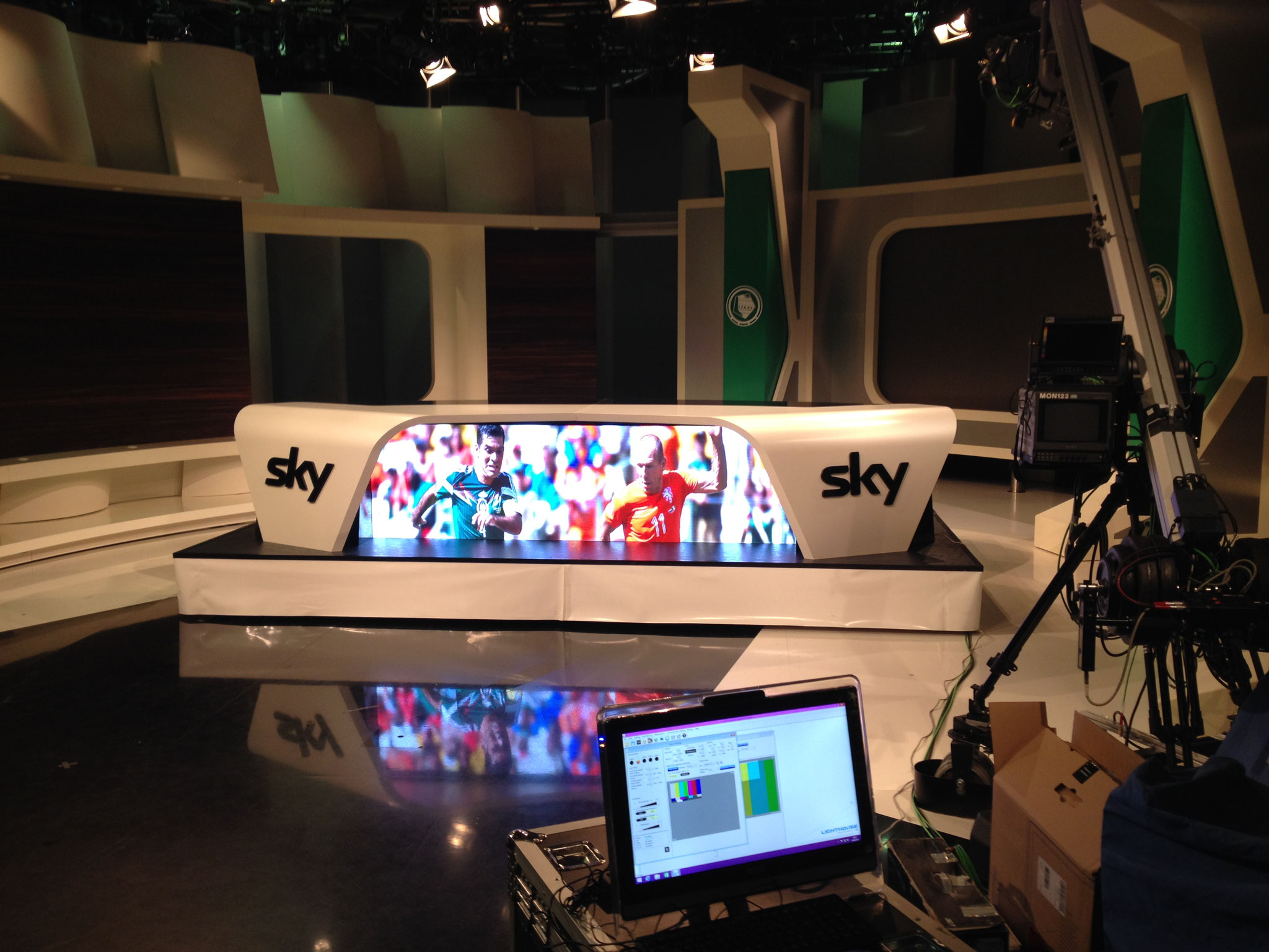 Sky Studio LED Screen Topspiel Tisch