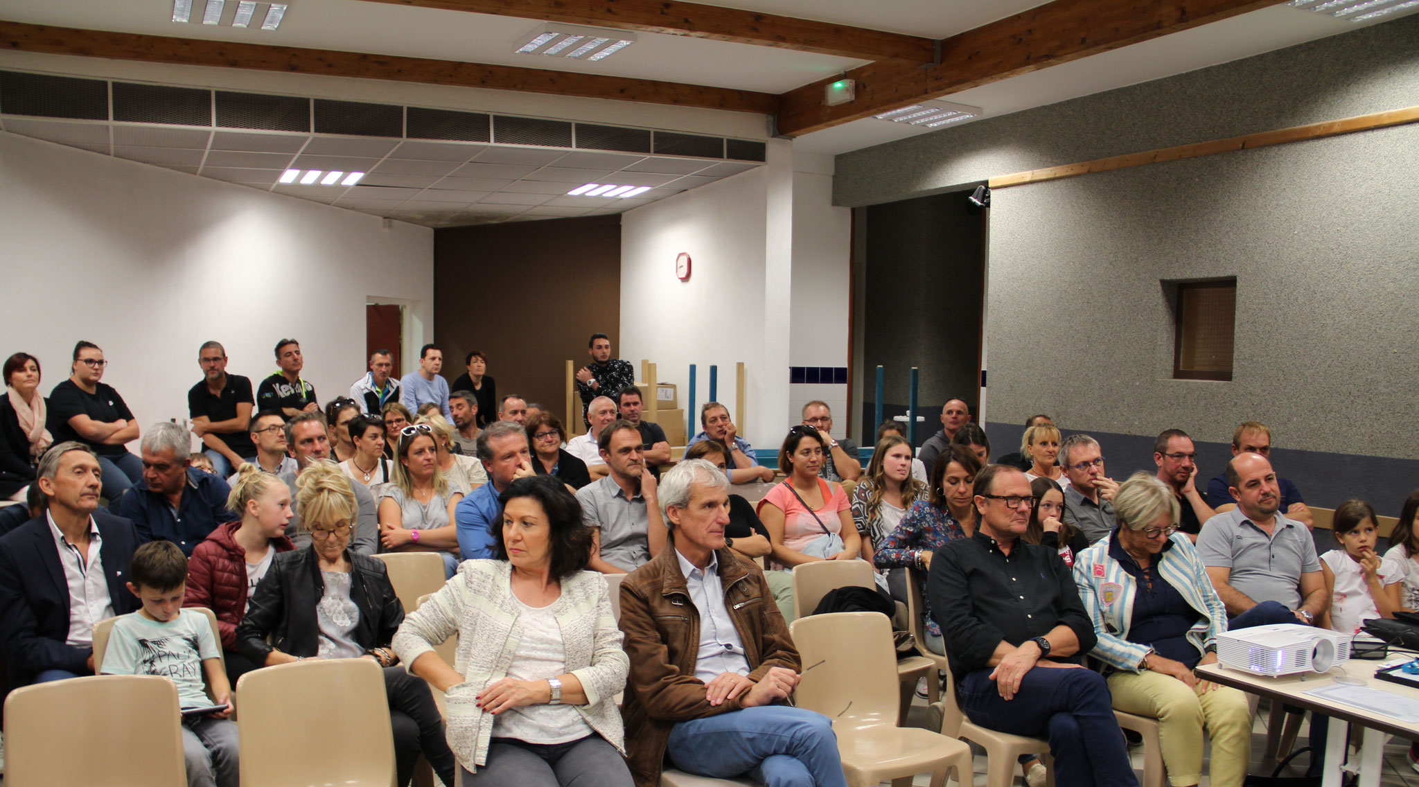 Belle audience, et attentifs en +