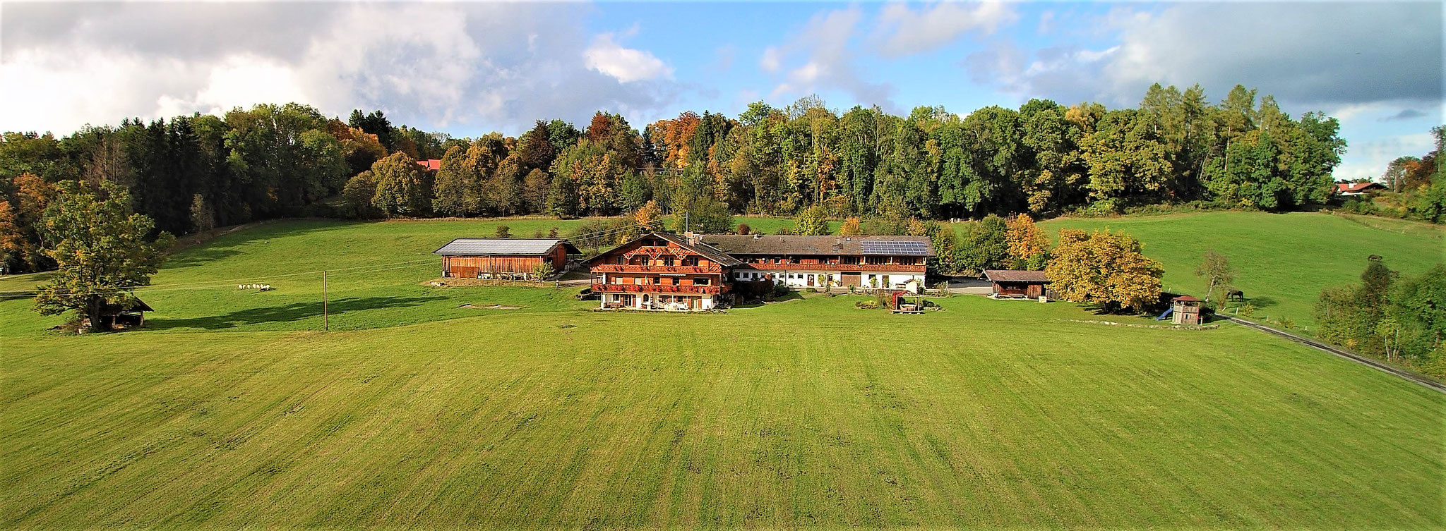 Der Georgihof mit unverbauter Natur vor der Haustüre