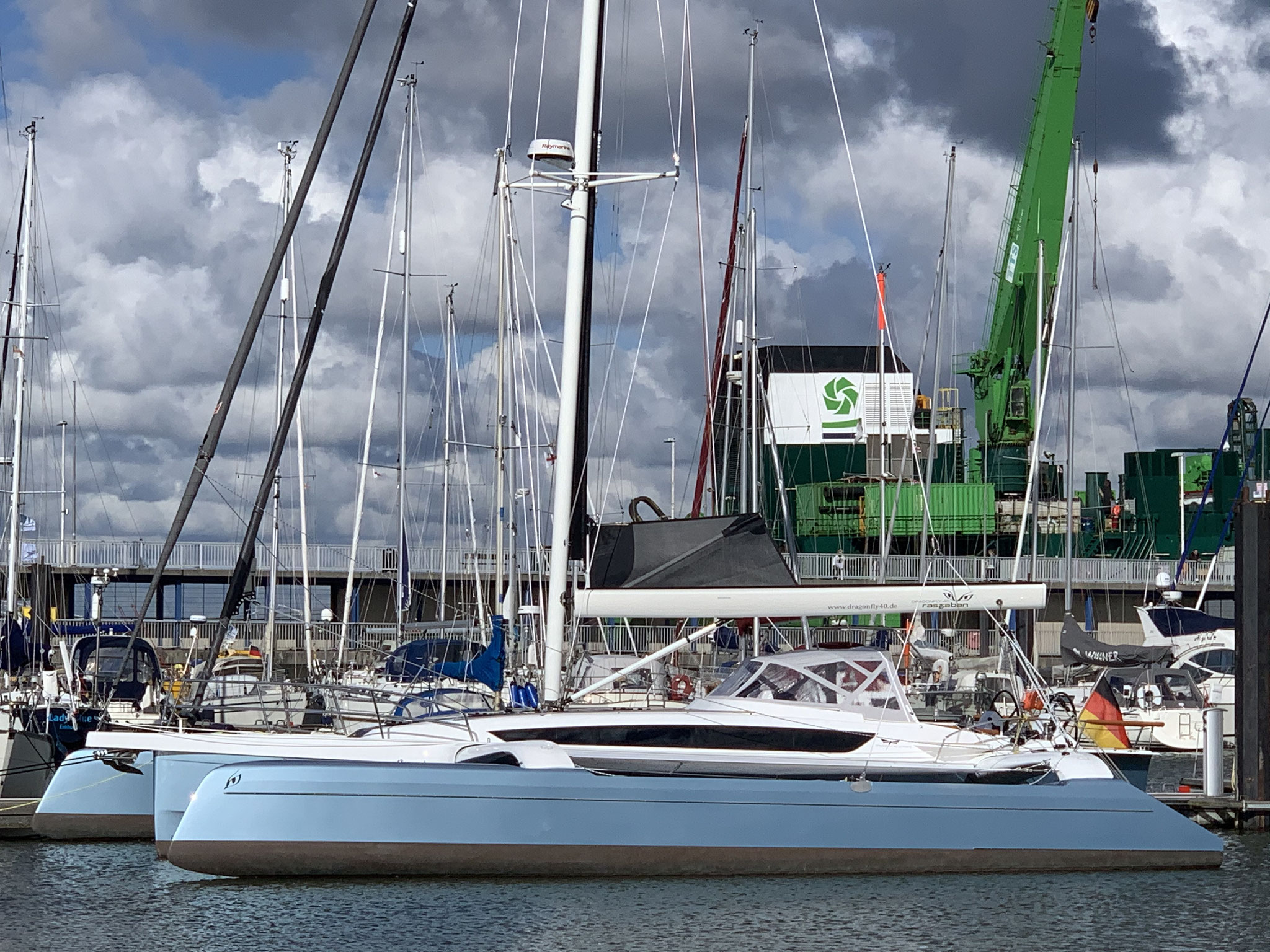 trimaran dragonfly 40