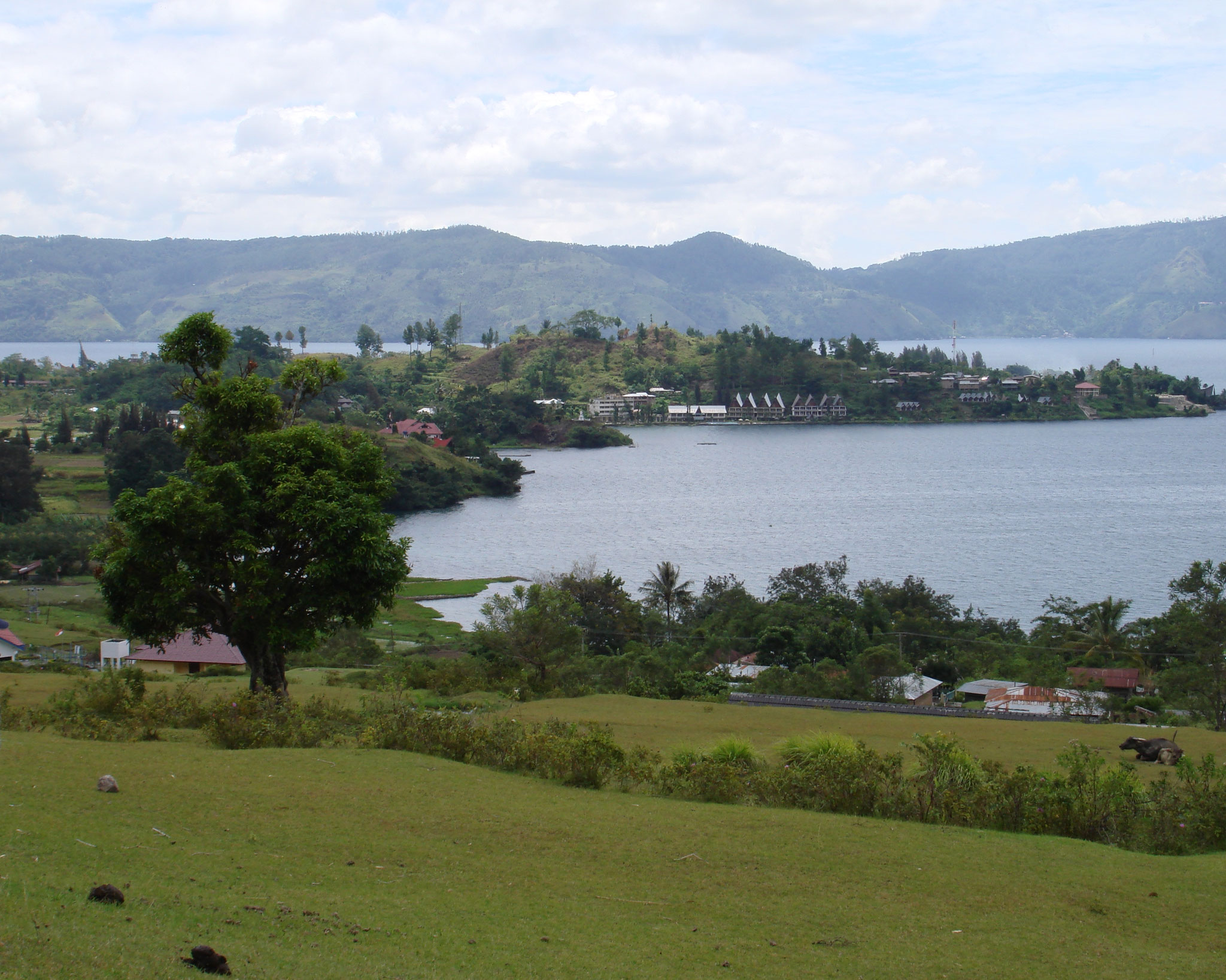 Blick auf Tuk Tuk, Insel Samosir, Lake Toba, Sumatra in Indonesien