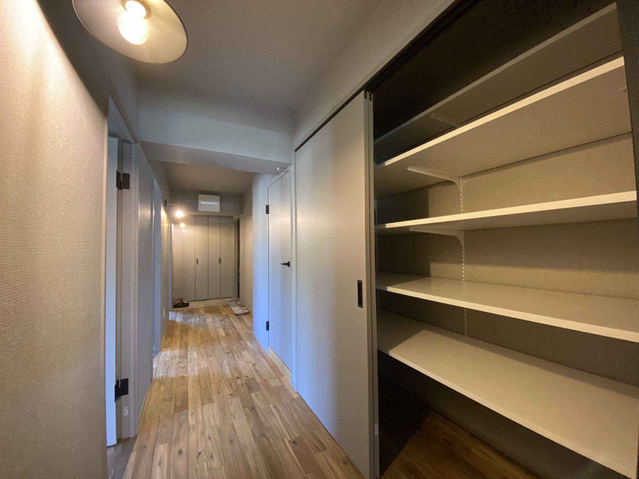 大容量の収納　ストック類はぜ〜んぶこちらに