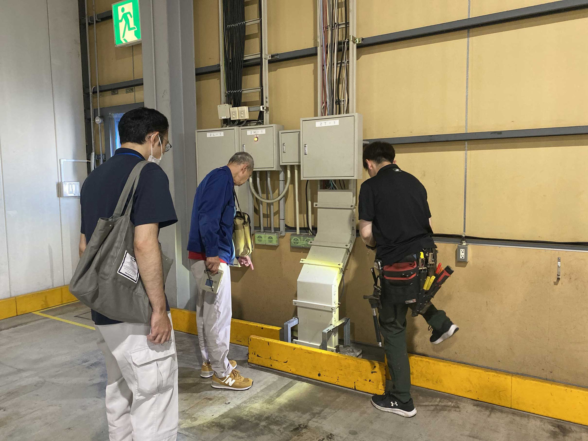 有限会社フィンテックの企業向け建設サポート施工事例 【古賀市】物流倉庫配線工事